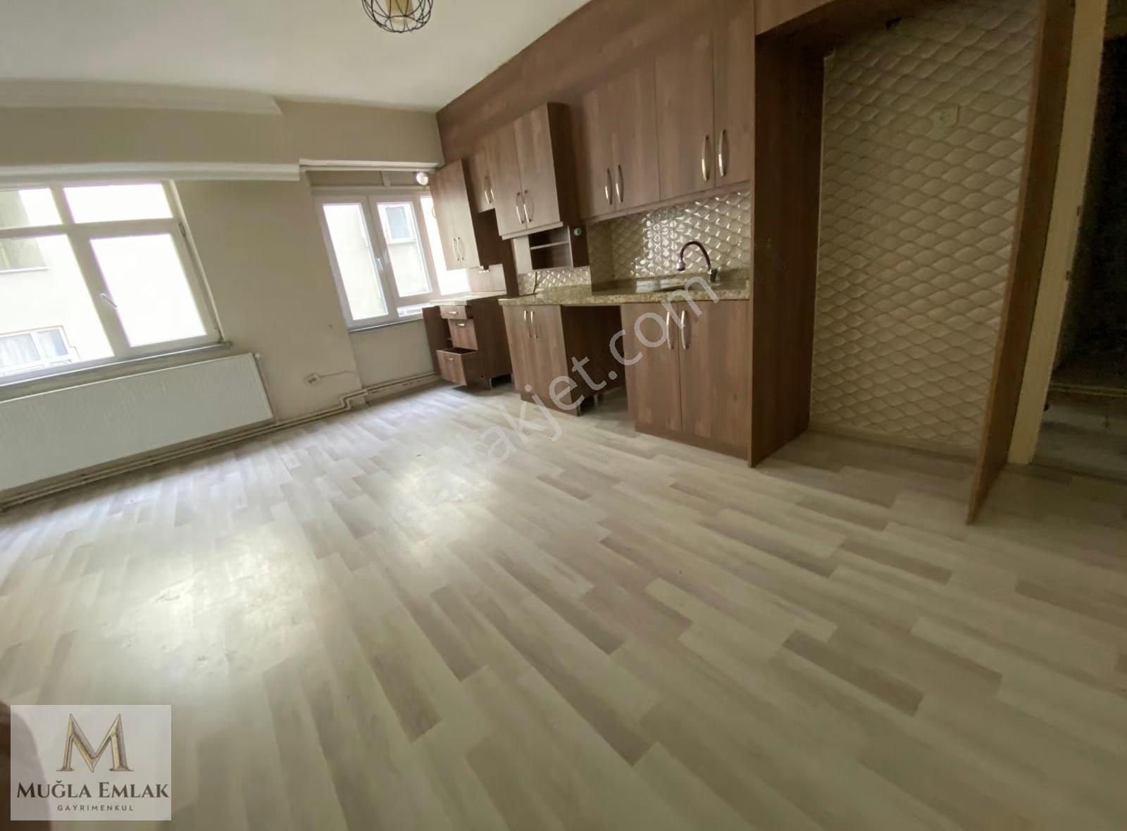 Muğla Emlaktan Bağlarbaşında Cadde Başı 65m 2+1 Daire 1.kat - Görsel 4