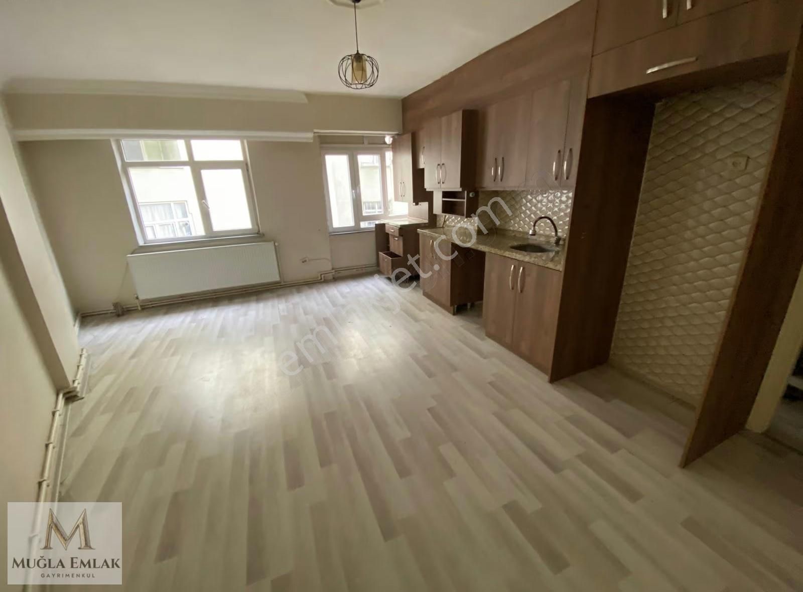 Muğla Emlaktan Bağlarbaşında Cadde Başı 65m 2+1 Daire 1.kat - Görsel 3