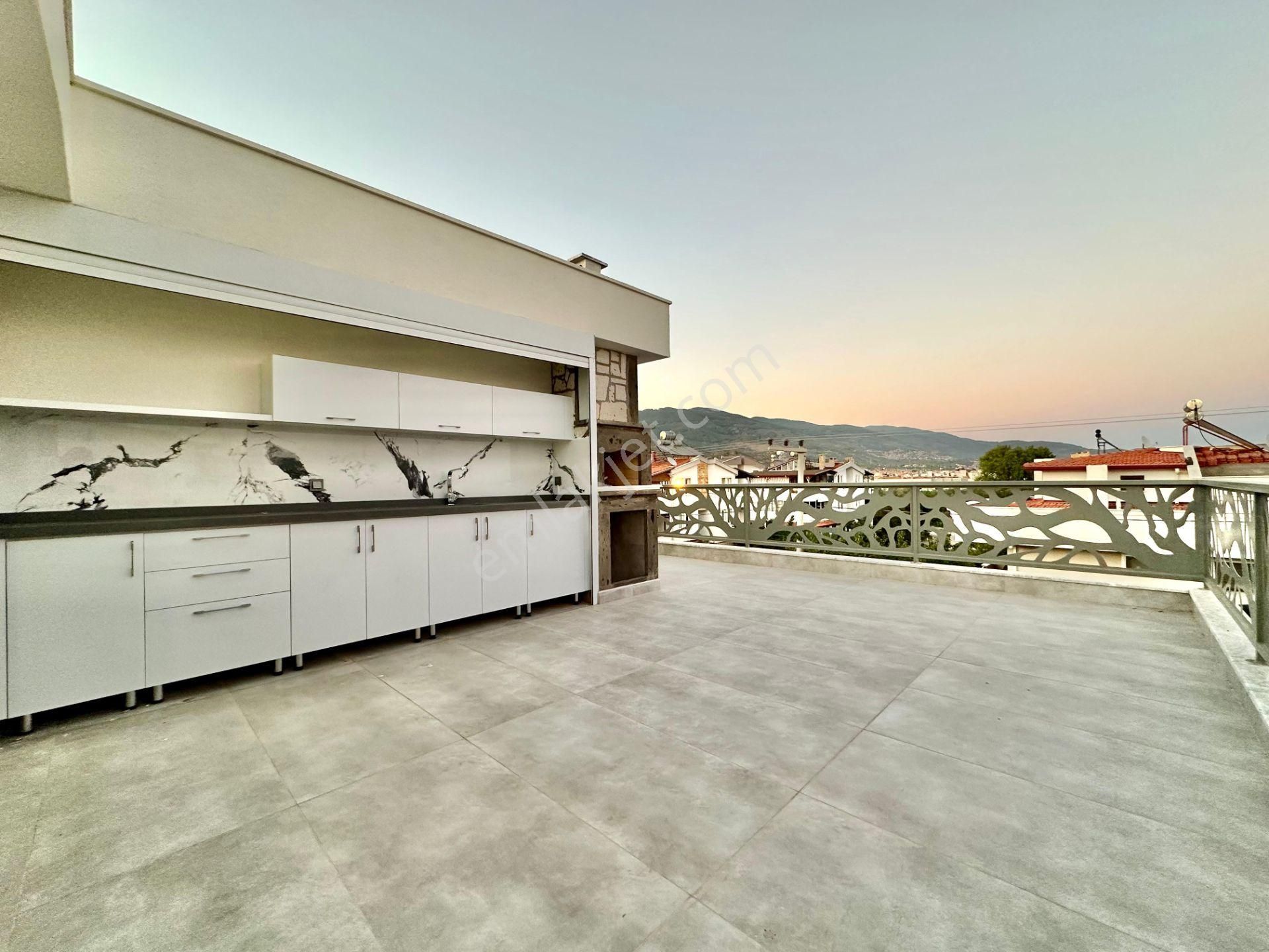 ✨akçay Ay Emlaktan✨narlı'da Yolun Altında Deniz Ve Dağ Çift Mutfak Manzaralı Teraslı 5+1 Lüks Villa - Görsel 33