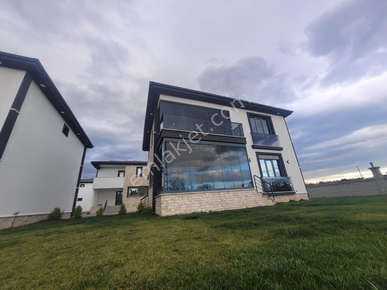 ꧁akçay Ay Emlak'tan꧂hamidiye'de Havuzlu Bahçeli Muhteşem Dizaynlı 4+1 Ultra Lüks Müstakil Villa - Görsel 34