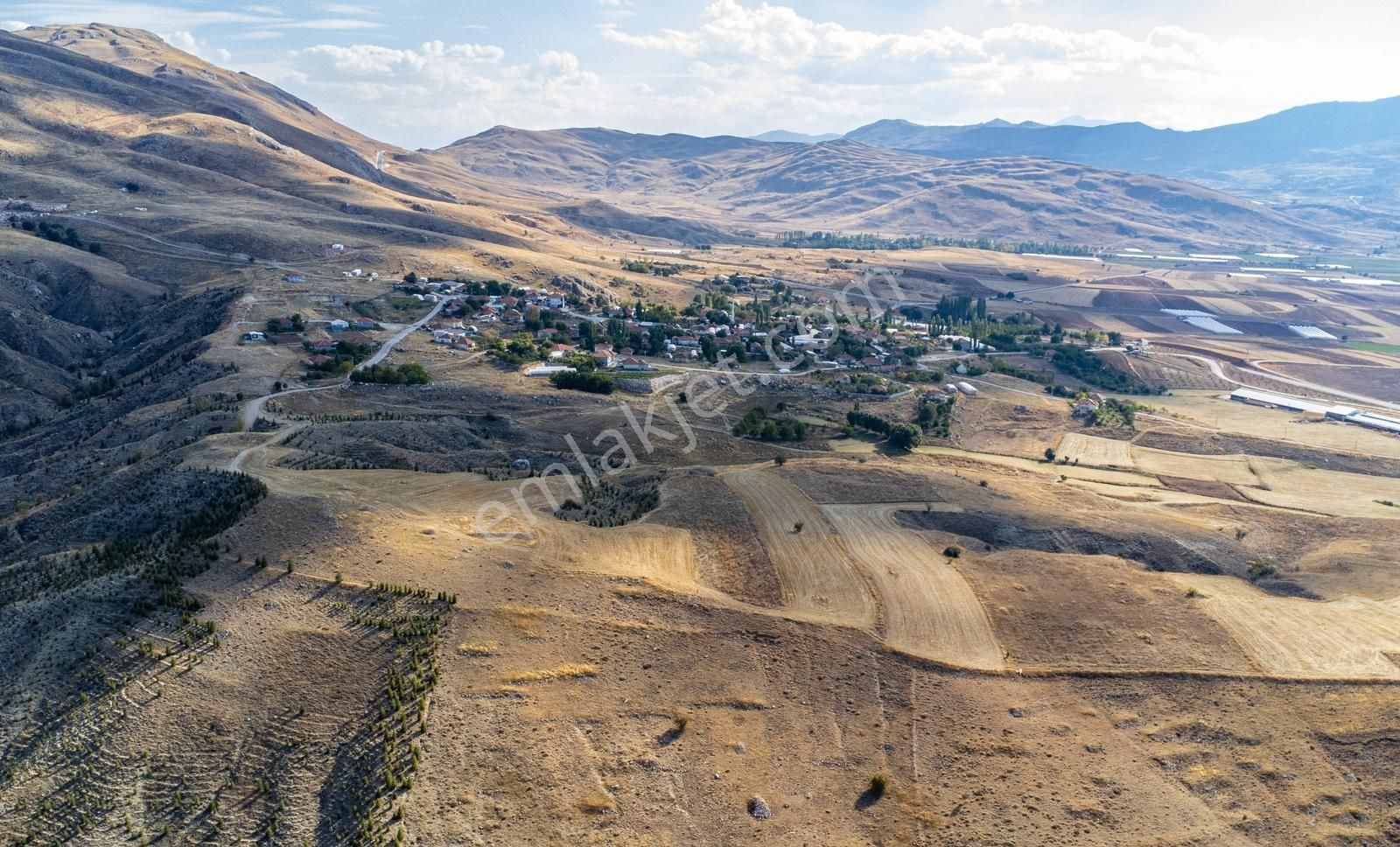 Antalya Korkuteli Bahçeyaka Amahallesi Satılık Tarla