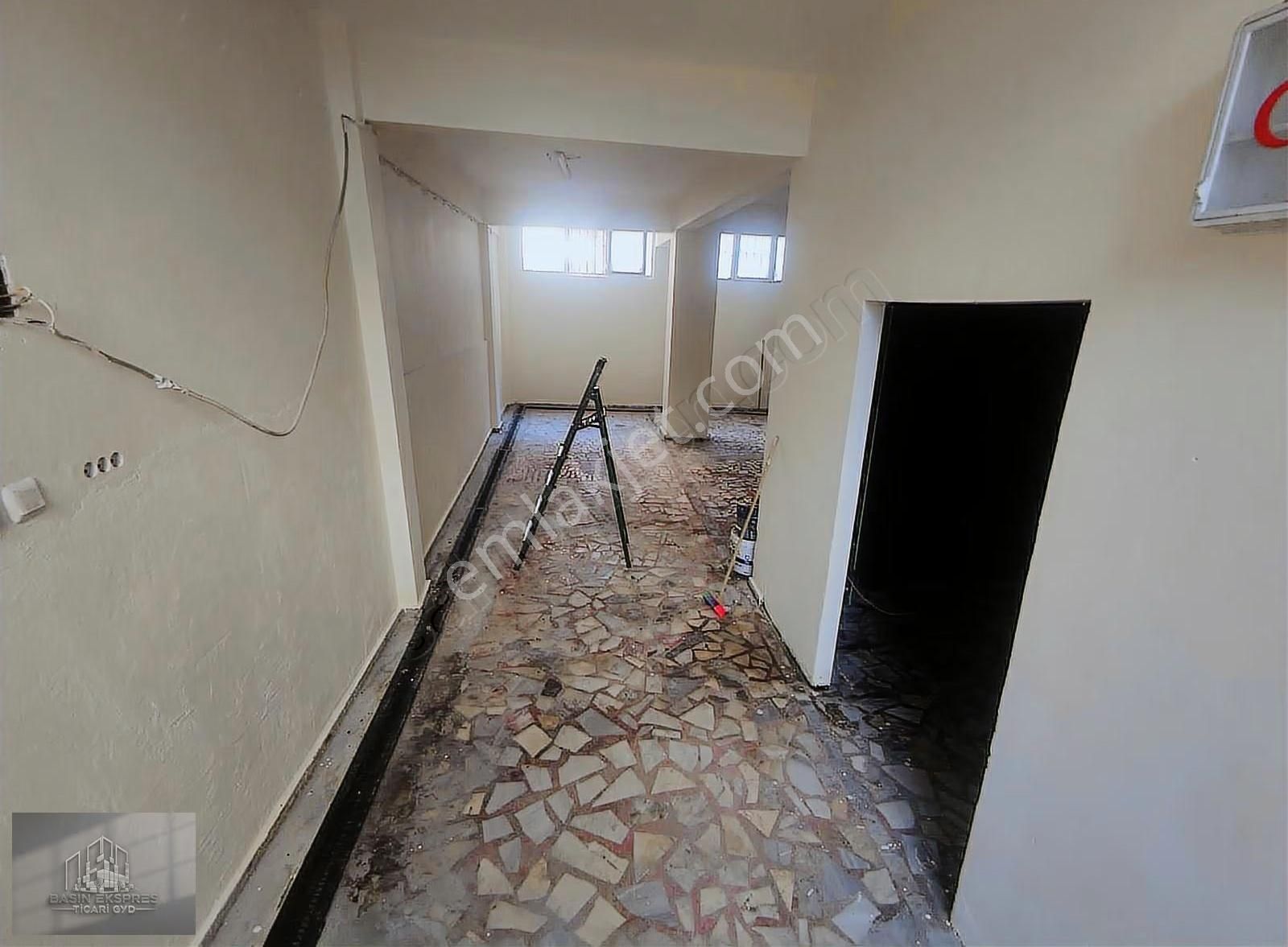 Sulyapıdan Kirazlıda 140 M2 İmalata Depoya Kiralıkbodrum Dükkan - Görsel 5