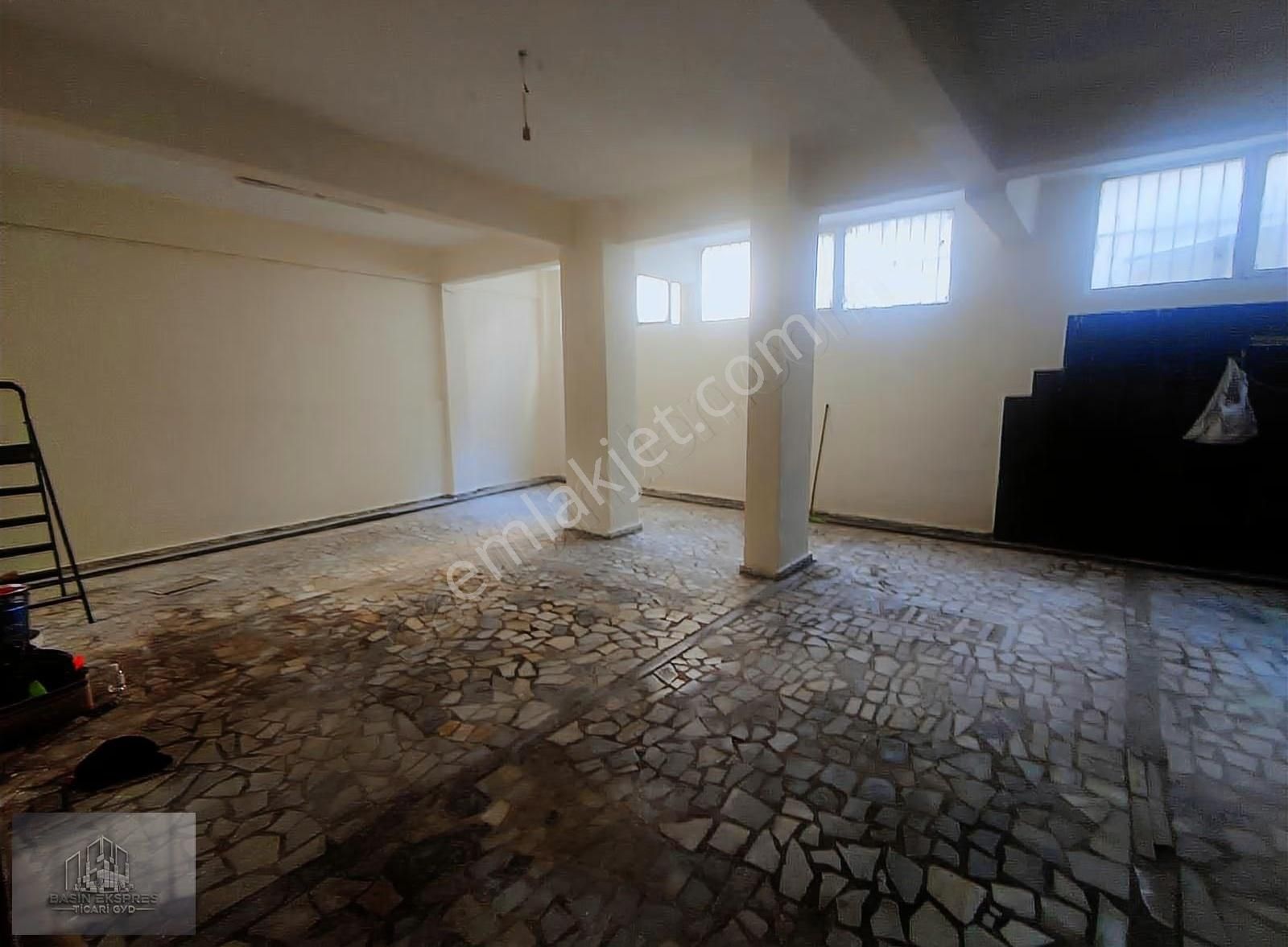 Sulyapıdan Kirazlıda 140 M2 İmalata Depoya Kiralıkbodrum Dükkan