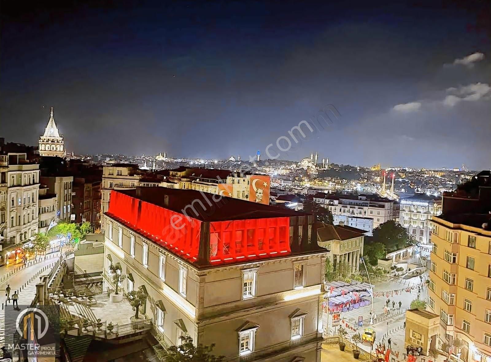 Master Proje'den Asmalı Mescidde Balkonlu Asansörlü 70m2 Ofis