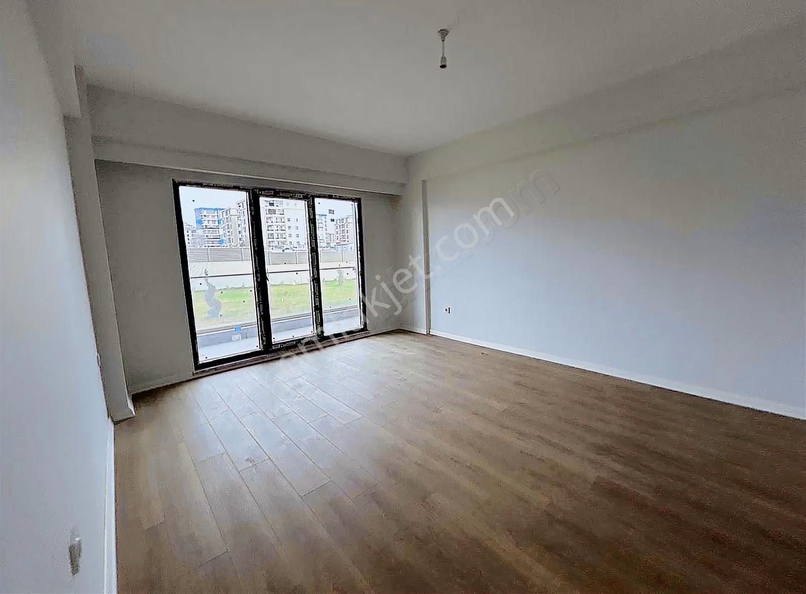 Yıldız Gayrimenkulden Tepede Prestijli Site İçinde 3+1 Giriş - Görsel 14