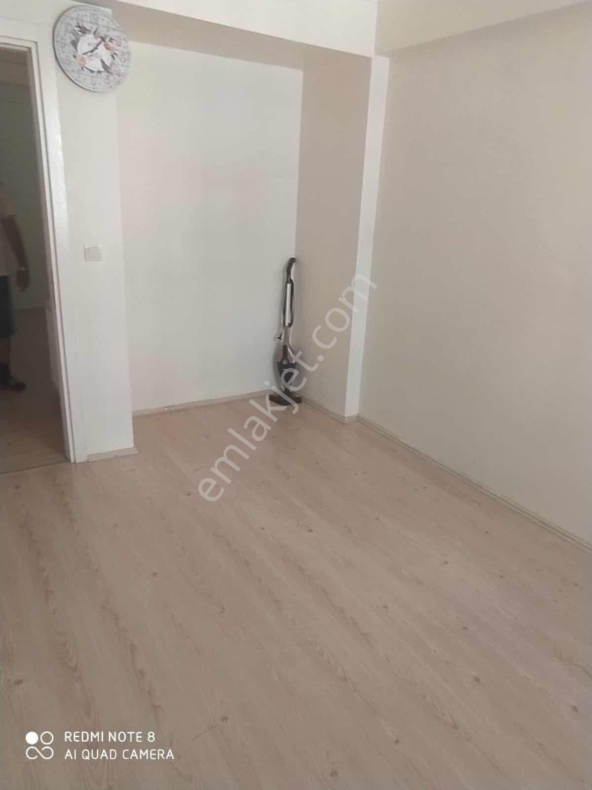 Karşıyaka Şemikler'de 2+1 Doğalgazlı Kapalı Mutfak Kiralık Daire - Görsel 5