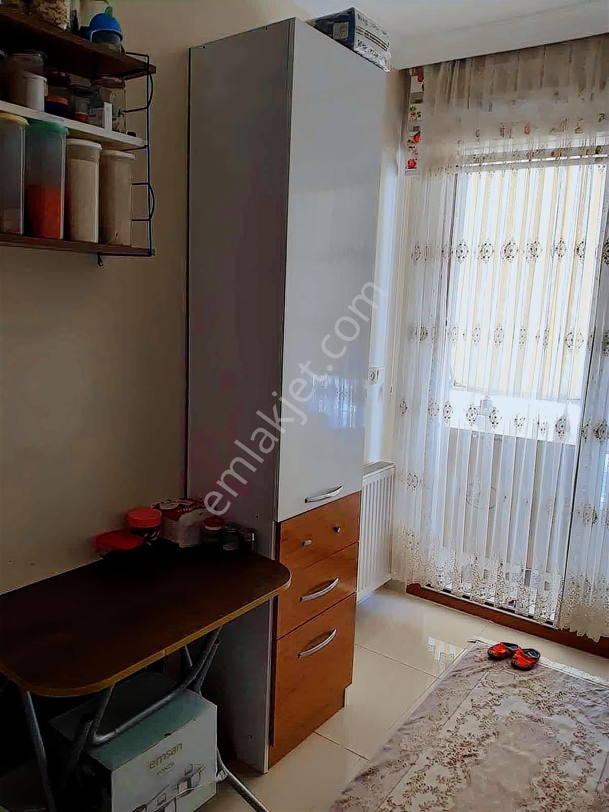 Karşıyaka Şemikler'de 2+1 Doğalgazlı Kapalı Mutfak Kiralık Daire - Görsel 23