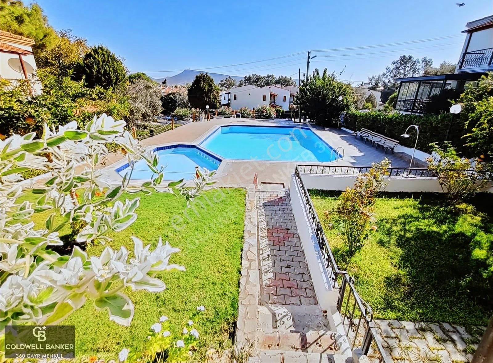 Eskifoça Da Havuzlu Sitede Tadilatlı Full Eşyalı Kiralık Villa - Görsel 16