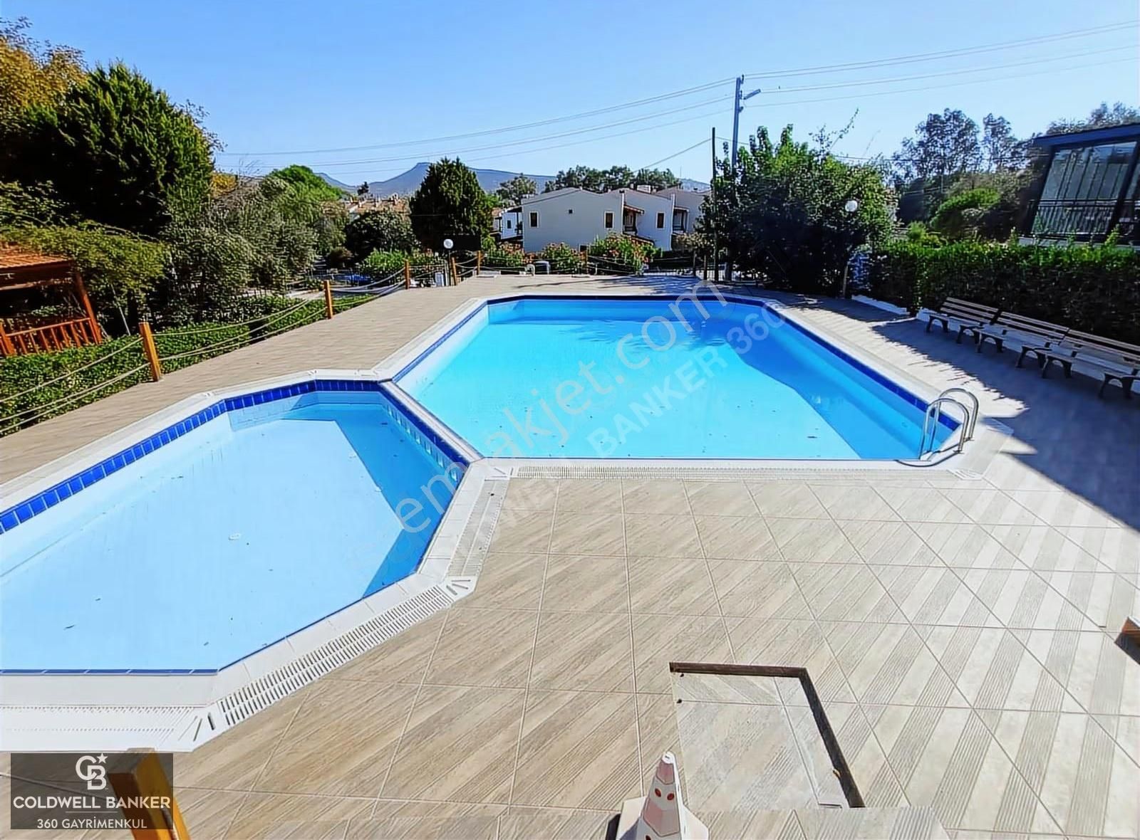 Eskifoça Da Havuzlu Sitede Tadilatlı Full Eşyalı Kiralık Villa - Görsel 14