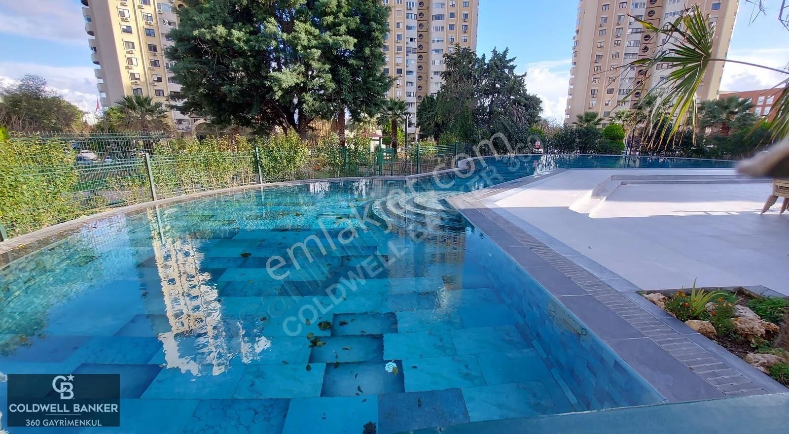 Karşıyaka Mavişehir Albatros Bloklarında Kiralık Eşyalı 1+1