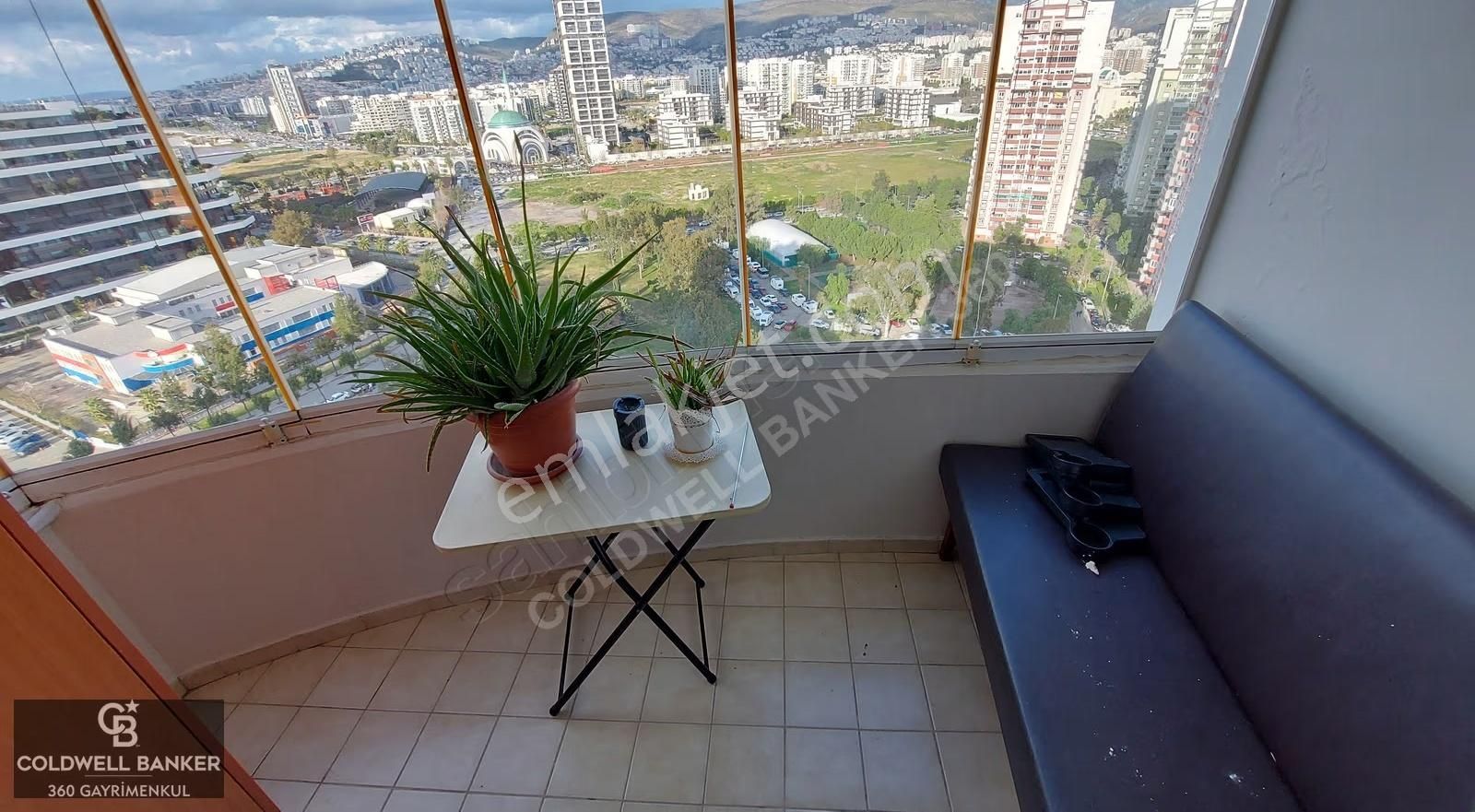 Karşıyaka Mavişehir Albatros Bloklarında Kiralık Eşyalı 1+1 - Görsel 13