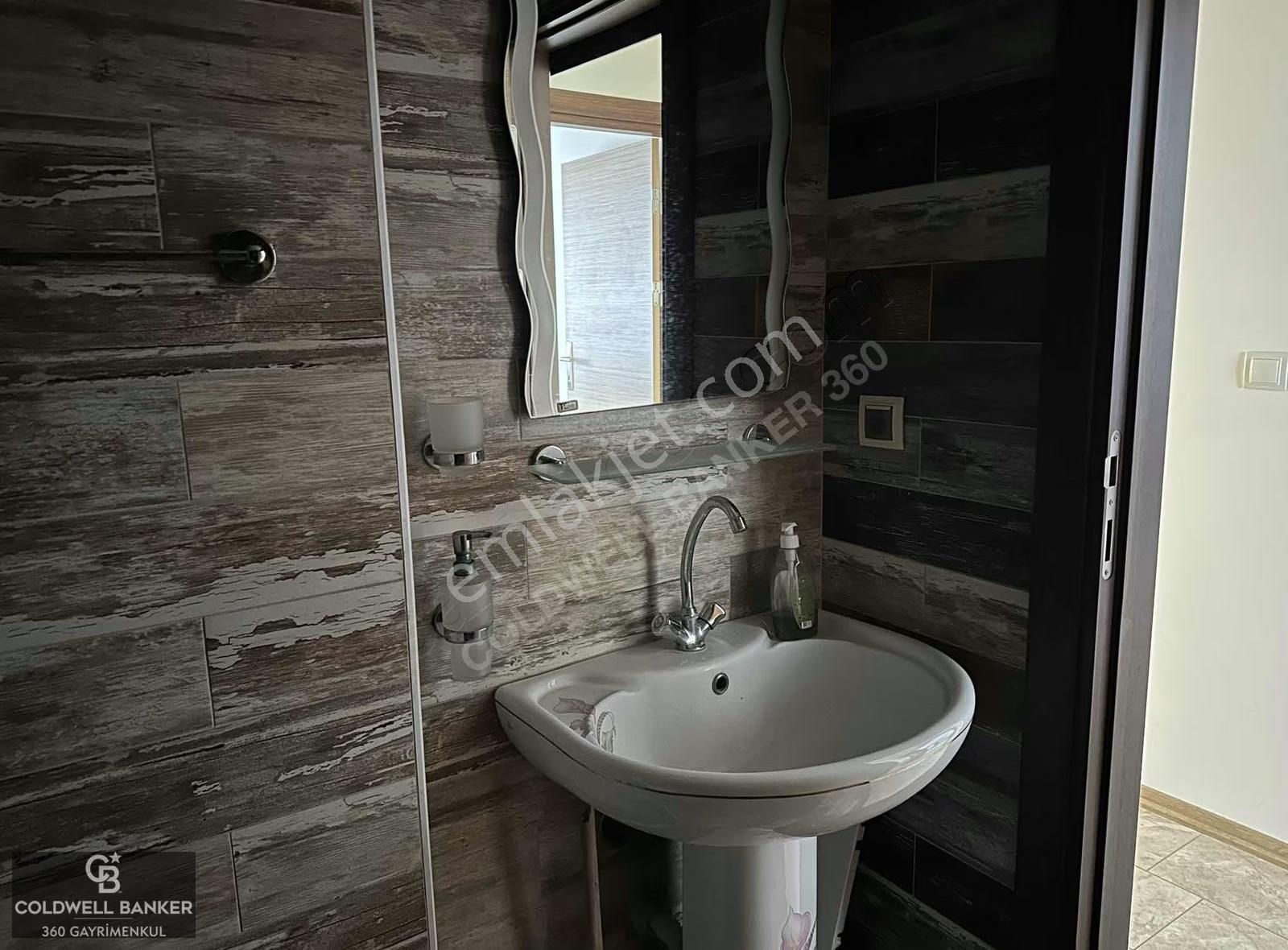 Aliağa Merkezde Kiralık 3+1 Daire - Görsel 27