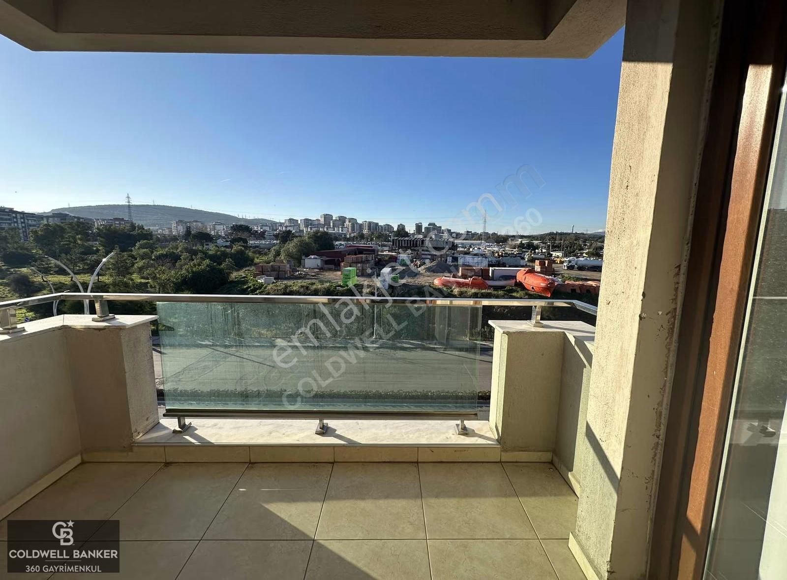 Aliağa Merkezde Kiralık 3+1 Daire - Görsel 2