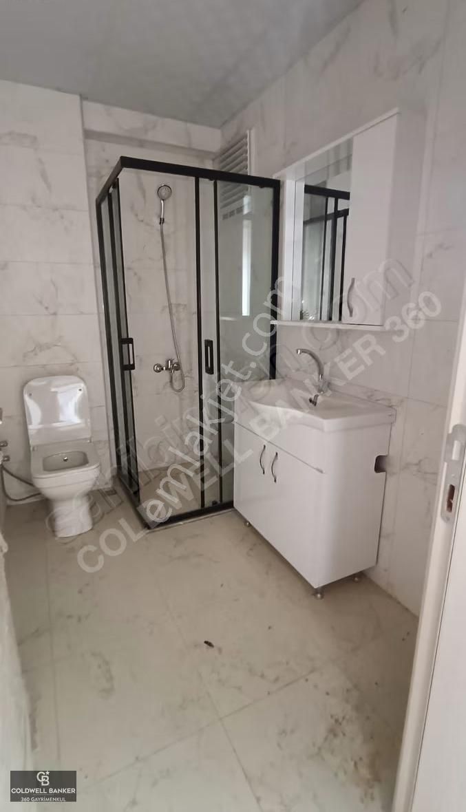 Bayraklı Çiçek Mahallesinde Deniz Manzaralı 2+1 Kapalı Mutfak - Görsel 3