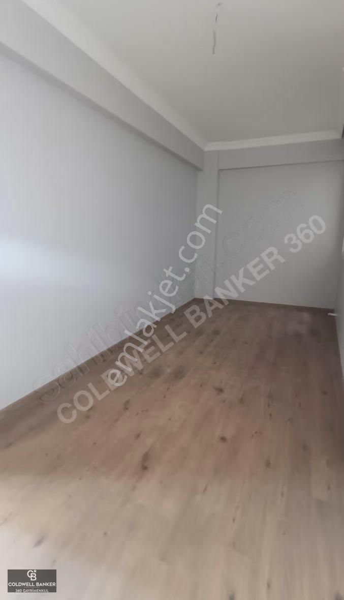 Bayraklı Çiçek Mahallesinde Deniz Manzaralı 2+1 Kapalı Mutfak - Görsel 8