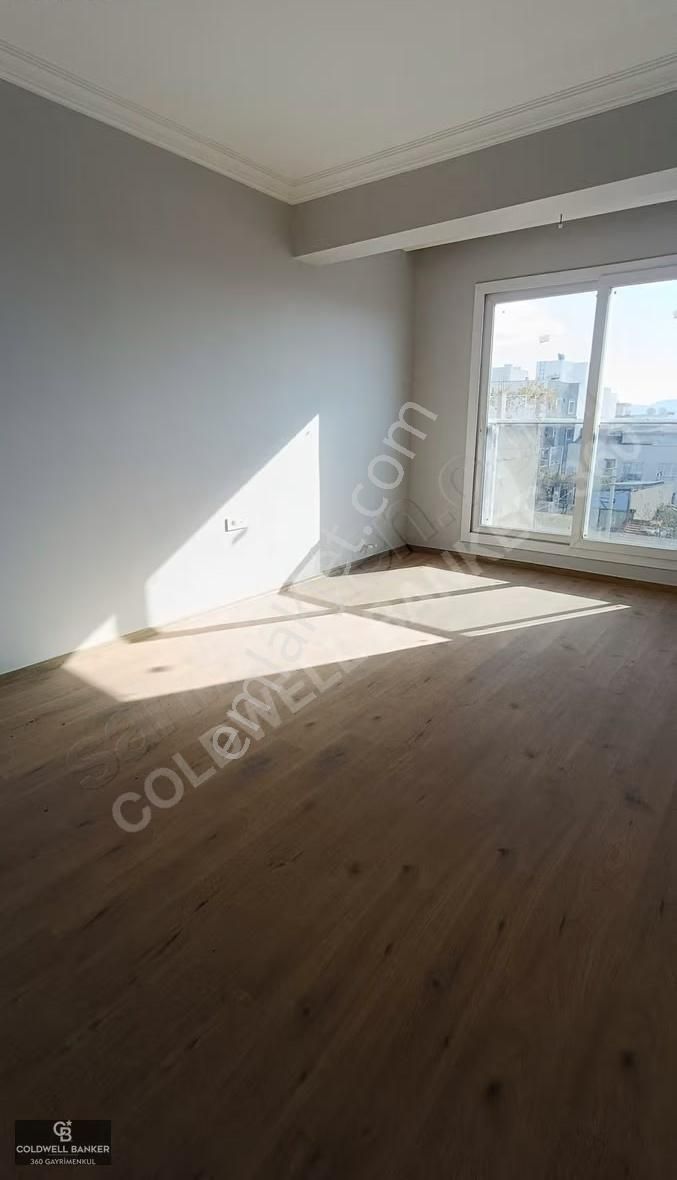 Bayraklı Çiçek Mahallesinde Deniz Manzaralı 2+1 Kapalı Mutfak - Görsel 17