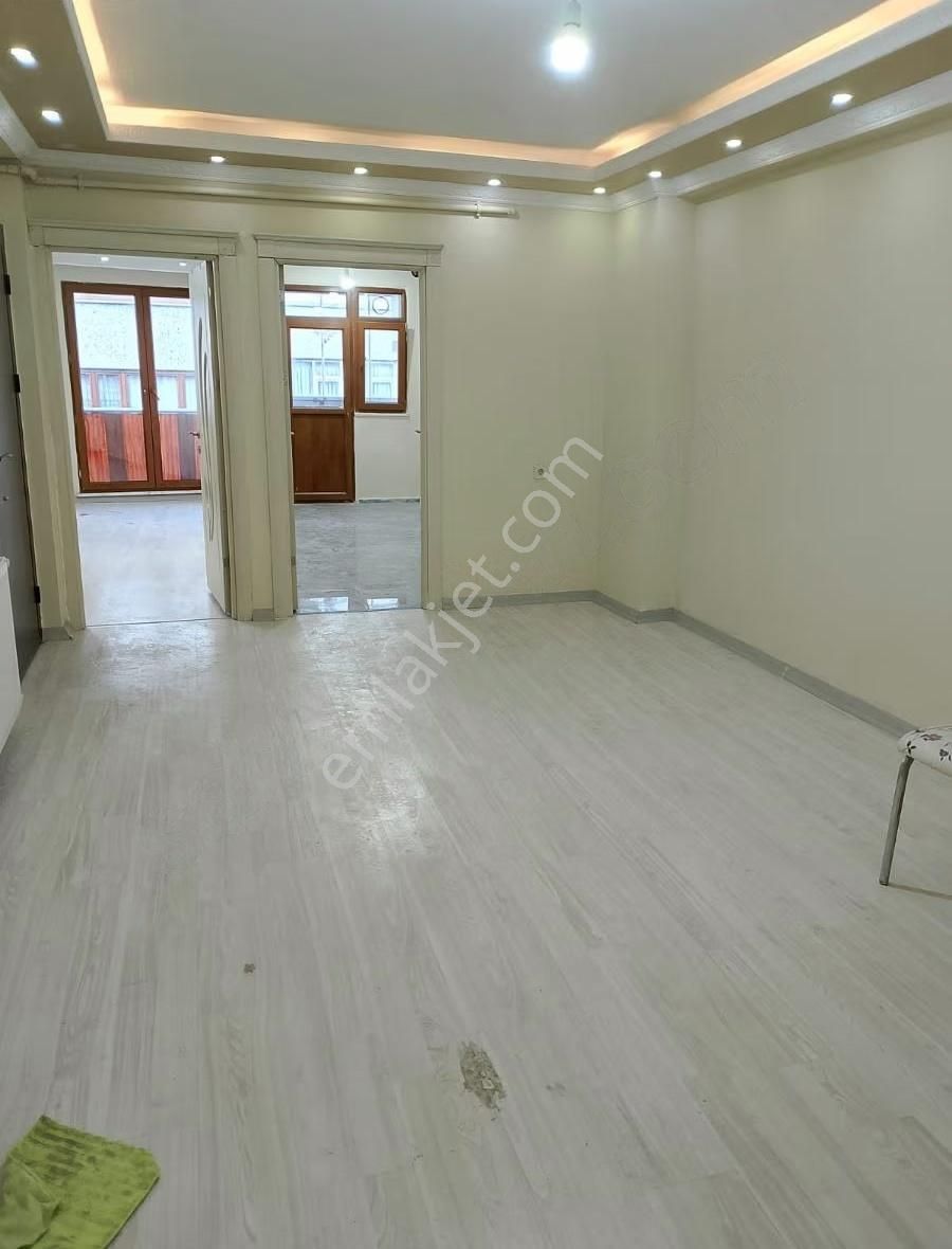 Yeni Binada Düz Giriş Bahçeli Manzaralı - Görsel 9