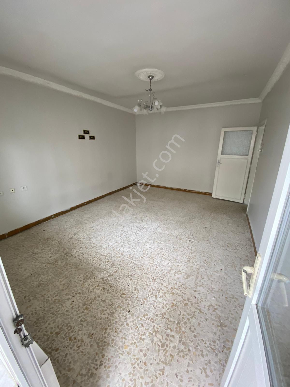 Termal Emlak'tan Konak Mah'de Kiralık 2+0 Daire