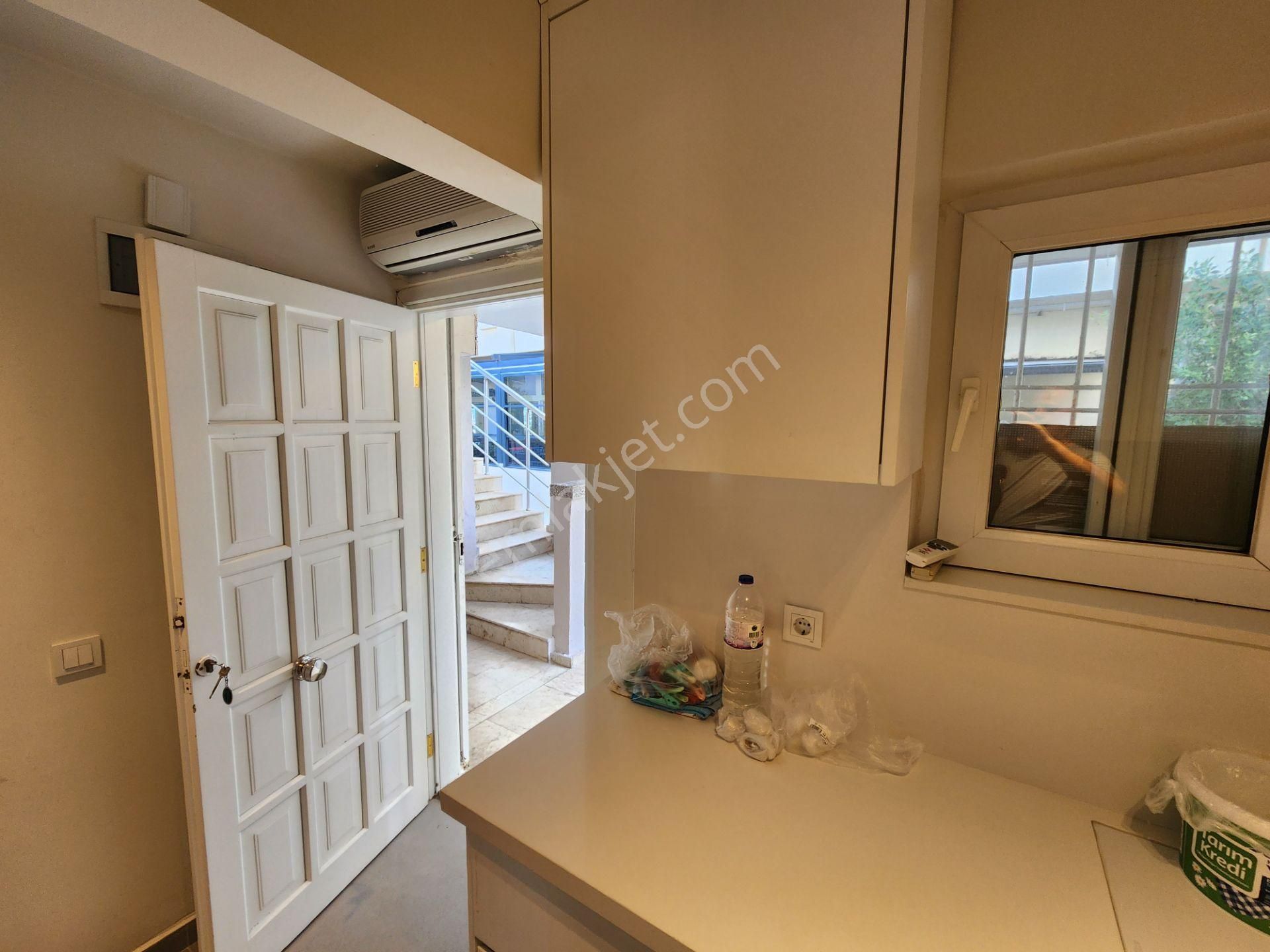 Kemer'de Denize Sıfır Sitede 2+1 Şık Eşyalı Kiralık Bahçe Katı Daire - Görsel 21