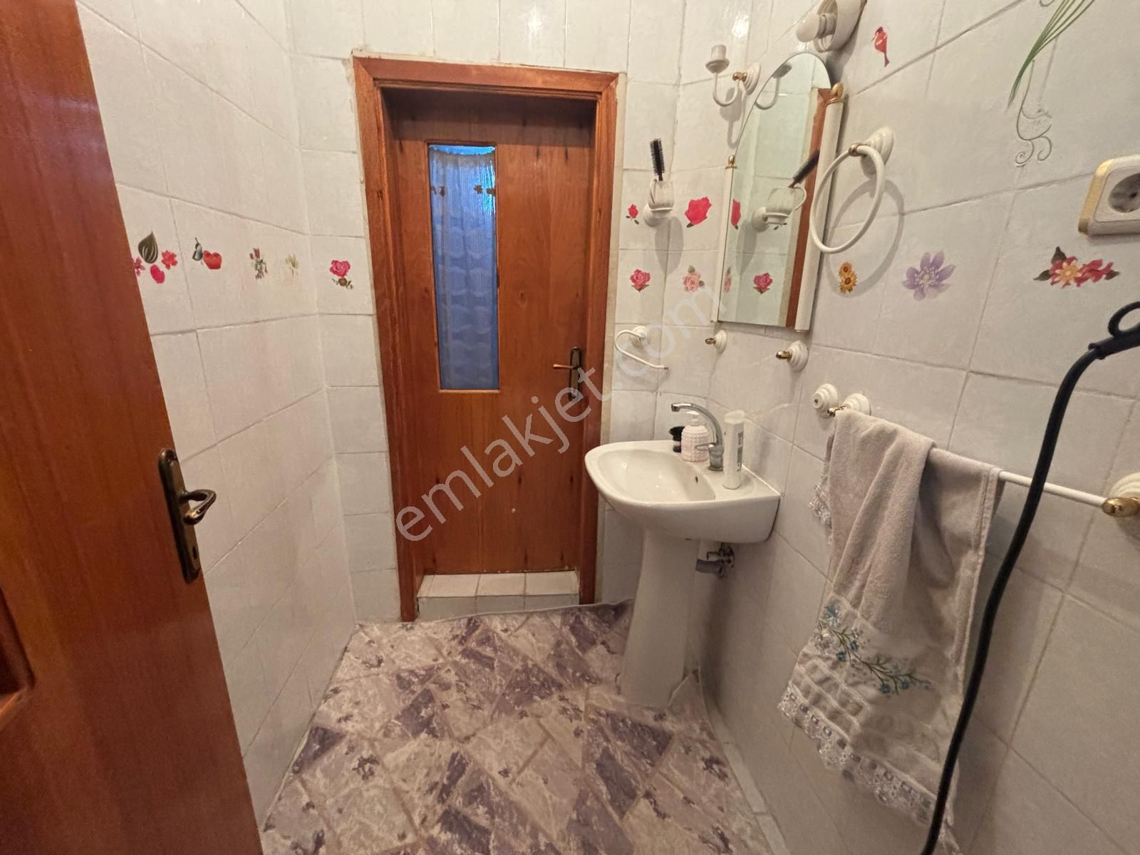 Sücüllü Emlaktan Satılık Ara Kat 2+1 Asansörlü Daire - Görsel 14