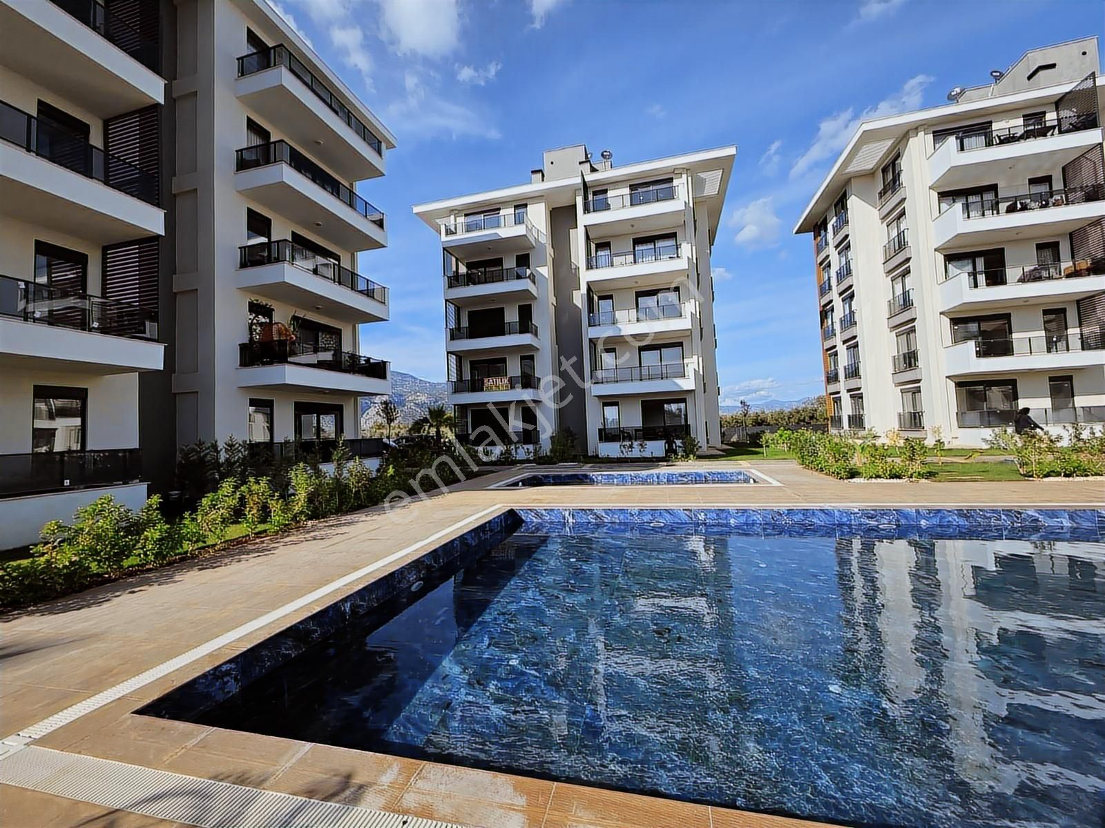 Eşyalı 1+1 / Havuzlu Sitede