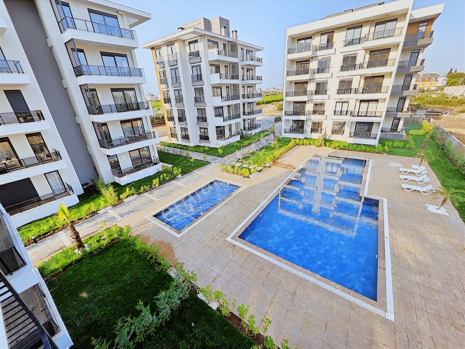 Eşyalı 1+1 / Havuzlu Sitede - Görsel 9