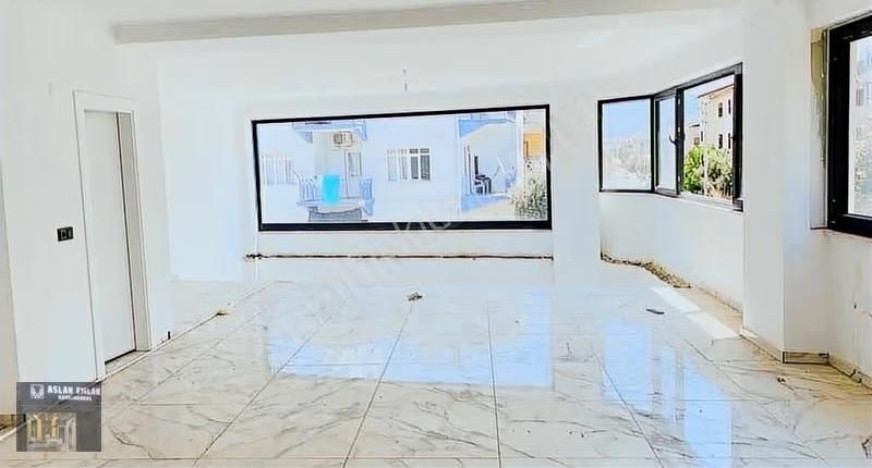 Aslan Emlak'tan Merkezde Kiralık Dükkan