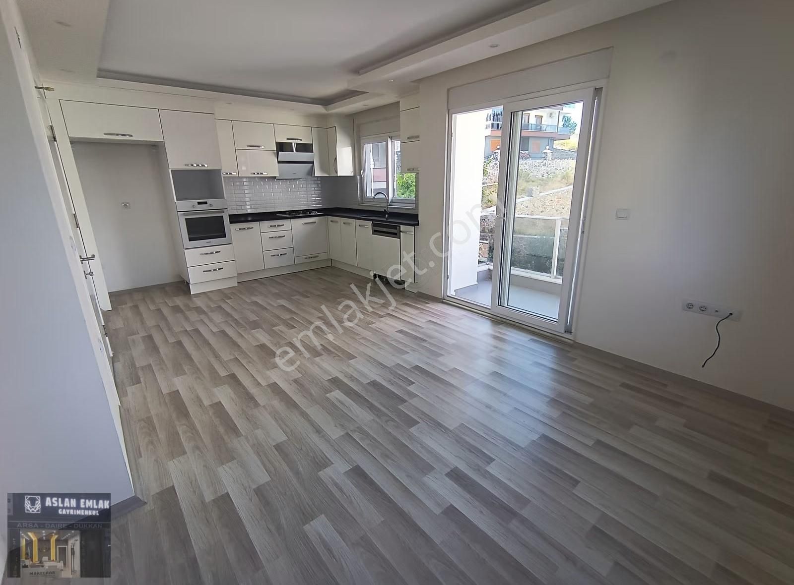 Merkezi Konumda Kiralık 2+1 Daire - Görsel 18