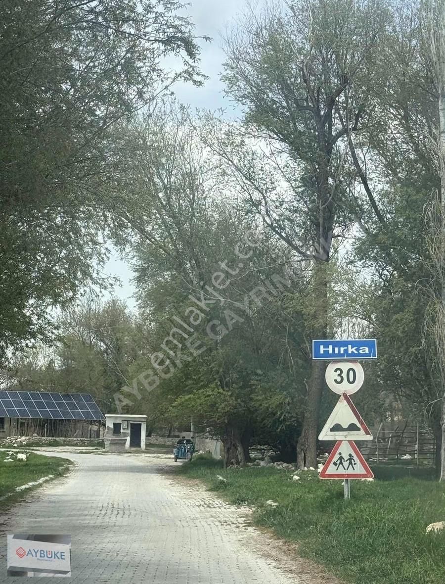 Başmakçı Hırkaköy'de 250 M2 Göl Manzaralı Arsa - Görsel 8