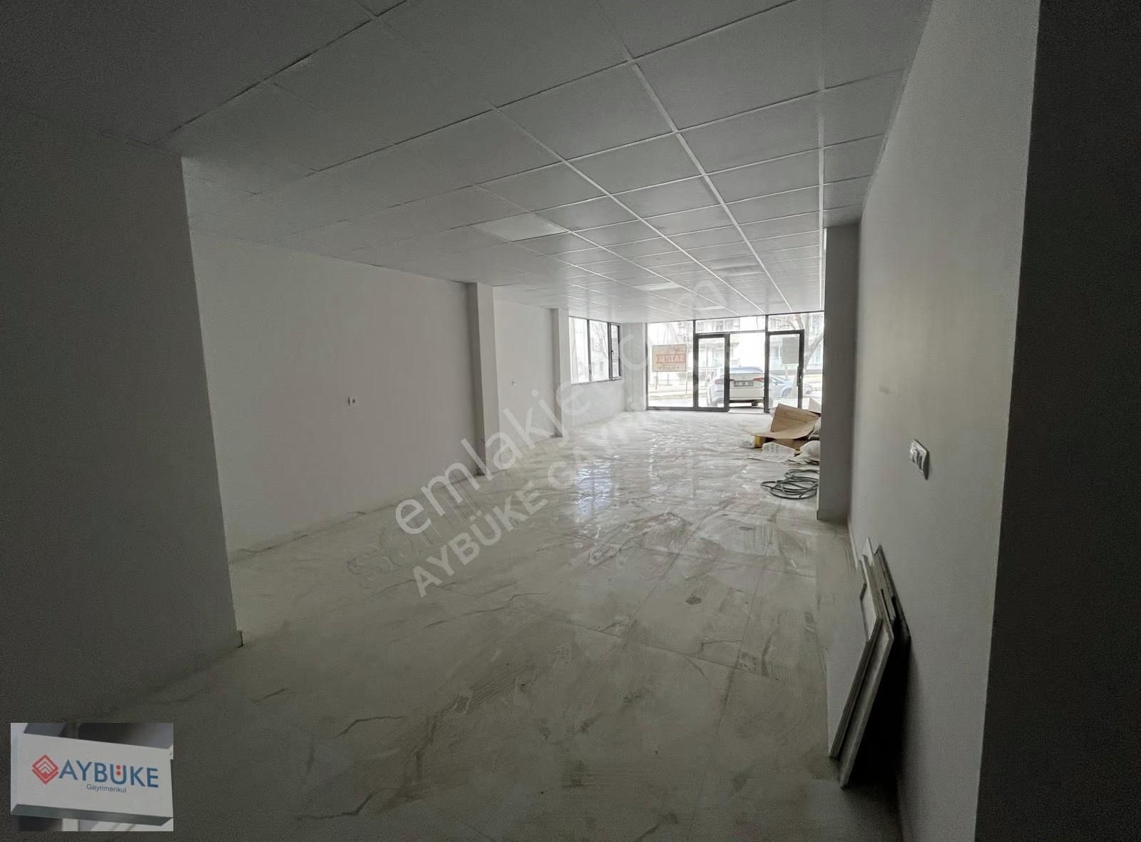 Zümrüt De Satılık 180 M2 Her Türlü Kullanıma Uygun Dükkan - Görsel 3