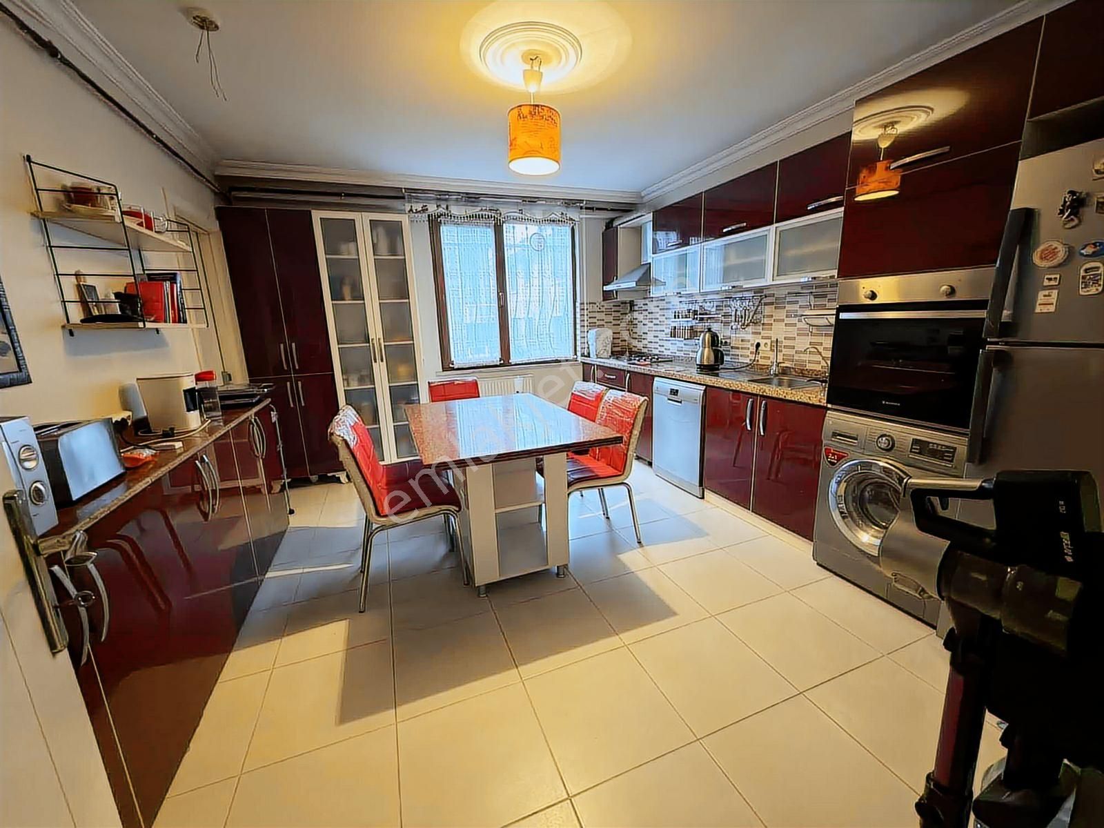 Kelepir - Kiracısız -finans Merkezi Yakını Site Mah. Satılık 3+1