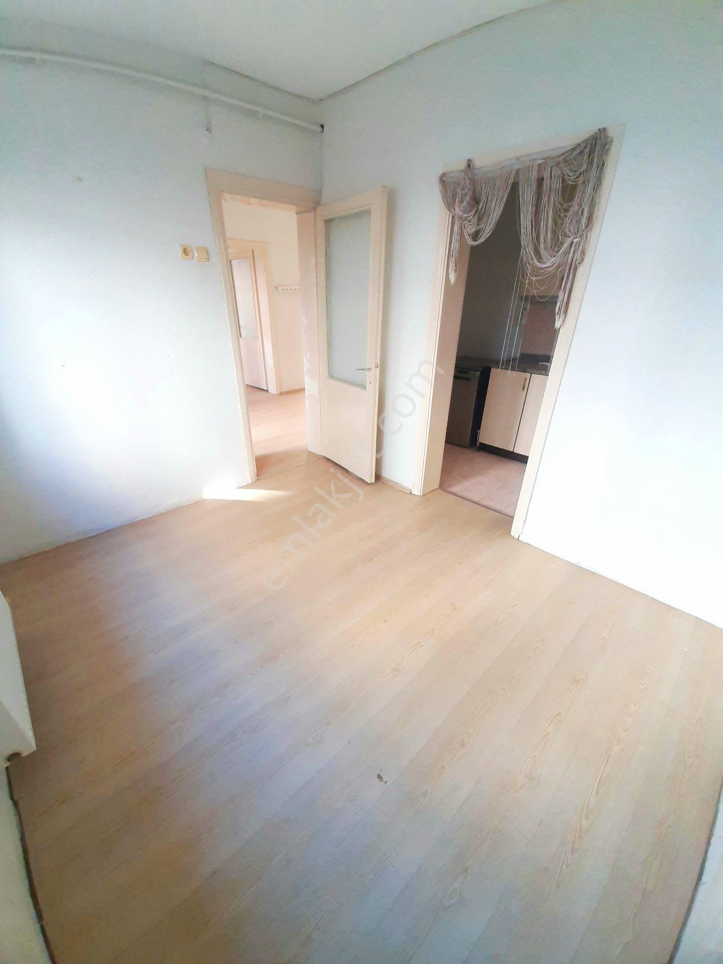 Adapazarı Merkezde Müstakil Binada Kiralık Bahçeli 2+1 Daire - Görsel 11