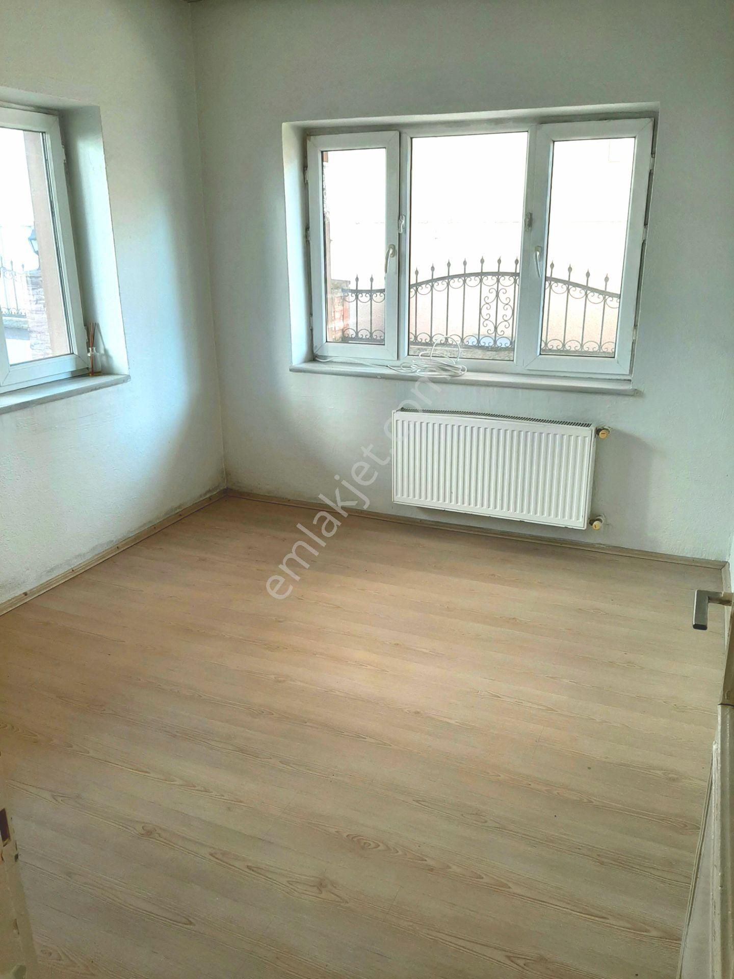 Adapazarı Merkezde Müstakil Binada Kiralık Bahçeli 2+1 Daire - Görsel 8