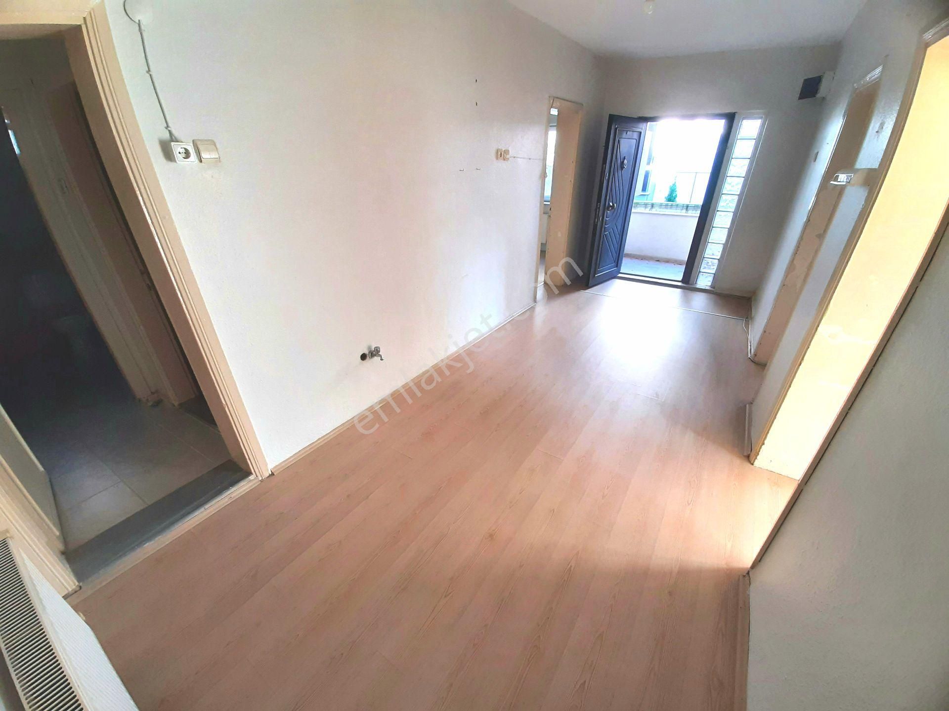 Adapazarı Merkezde Müstakil Binada Kiralık Bahçeli 2+1 Daire - Görsel 4