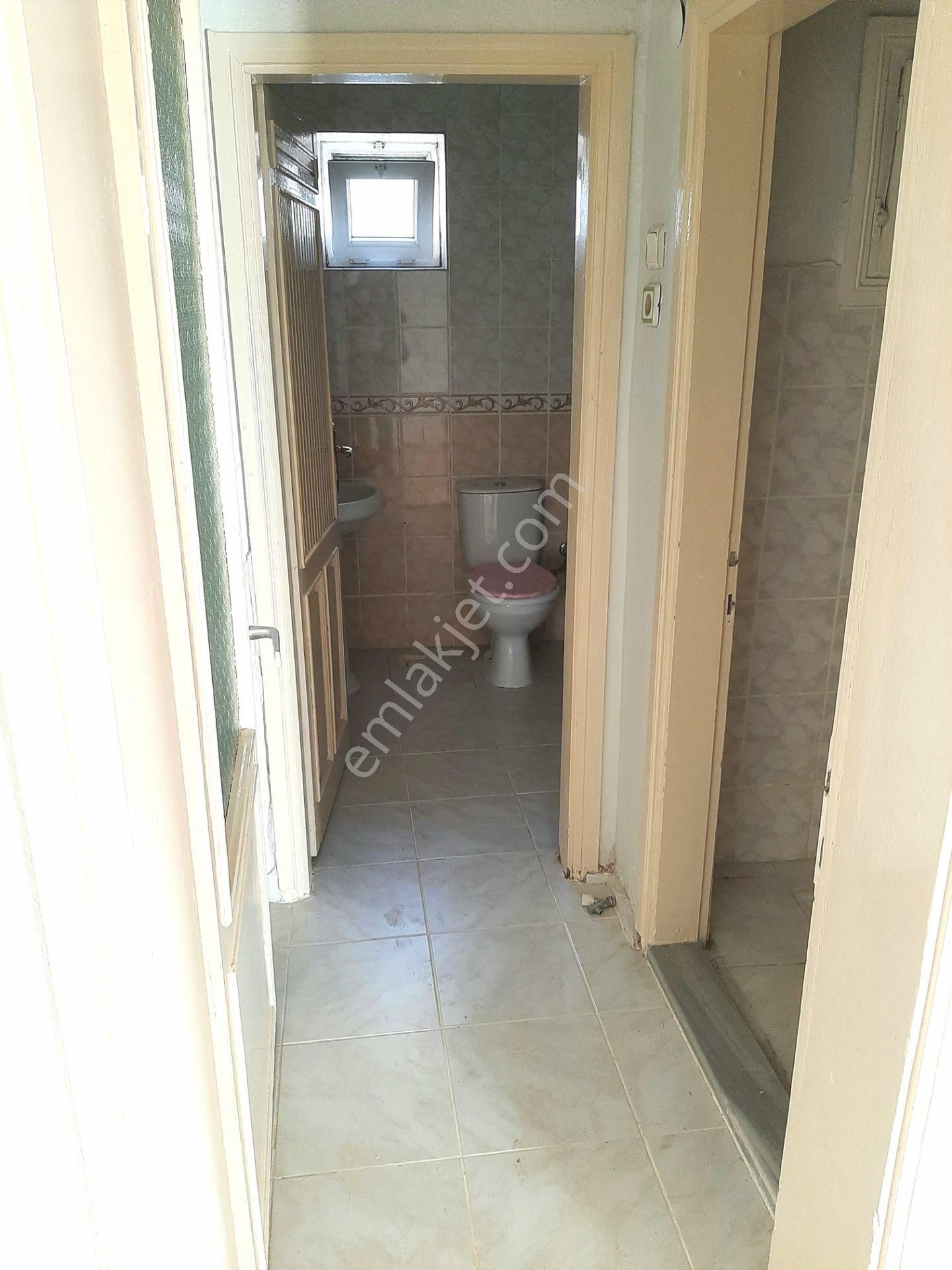 Adapazarı Merkezde Müstakil Binada Kiralık Bahçeli 2+1 Daire - Görsel 12