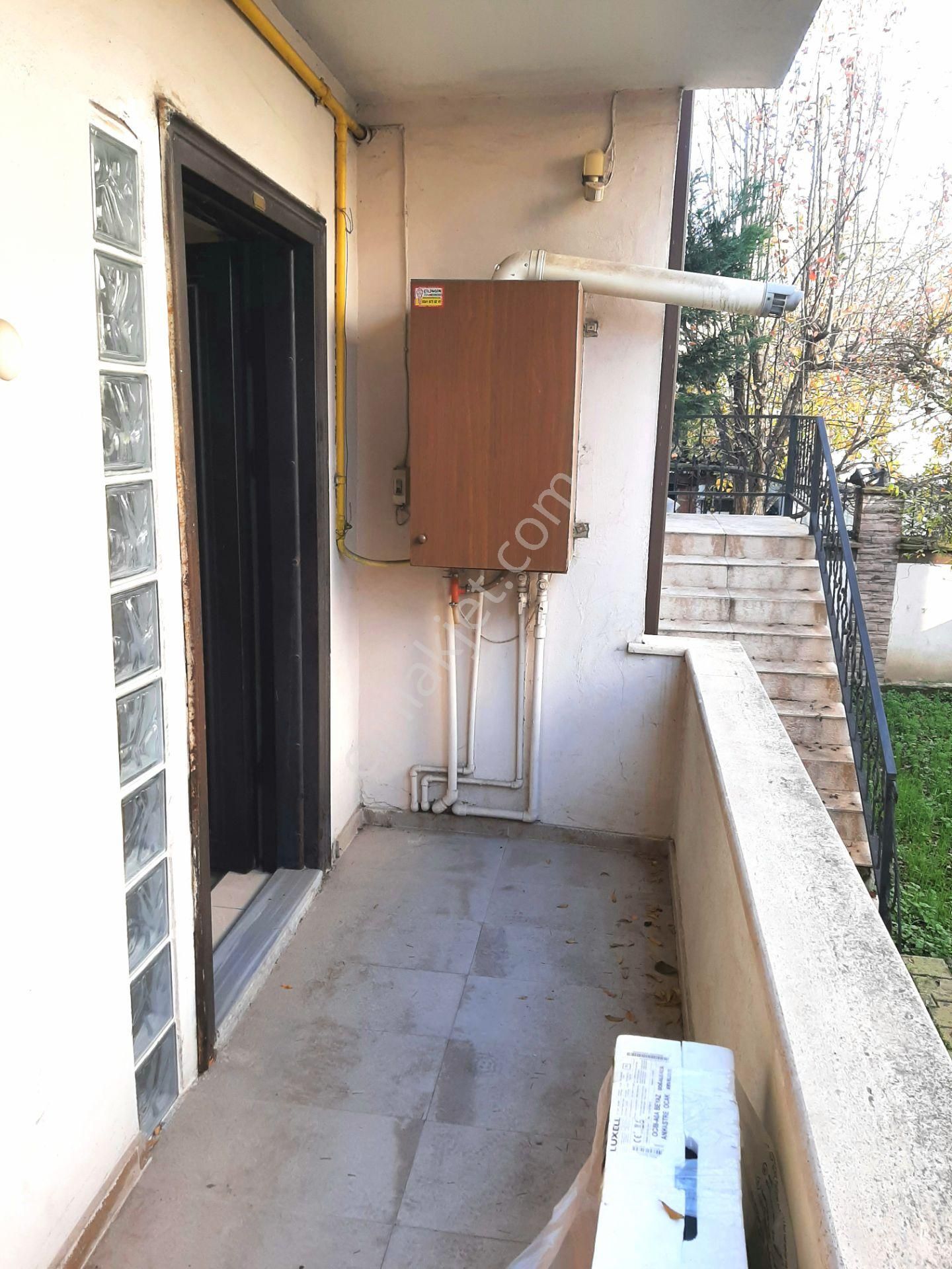 Adapazarı Merkezde Müstakil Binada Kiralık Bahçeli 2+1 Daire - Görsel 3