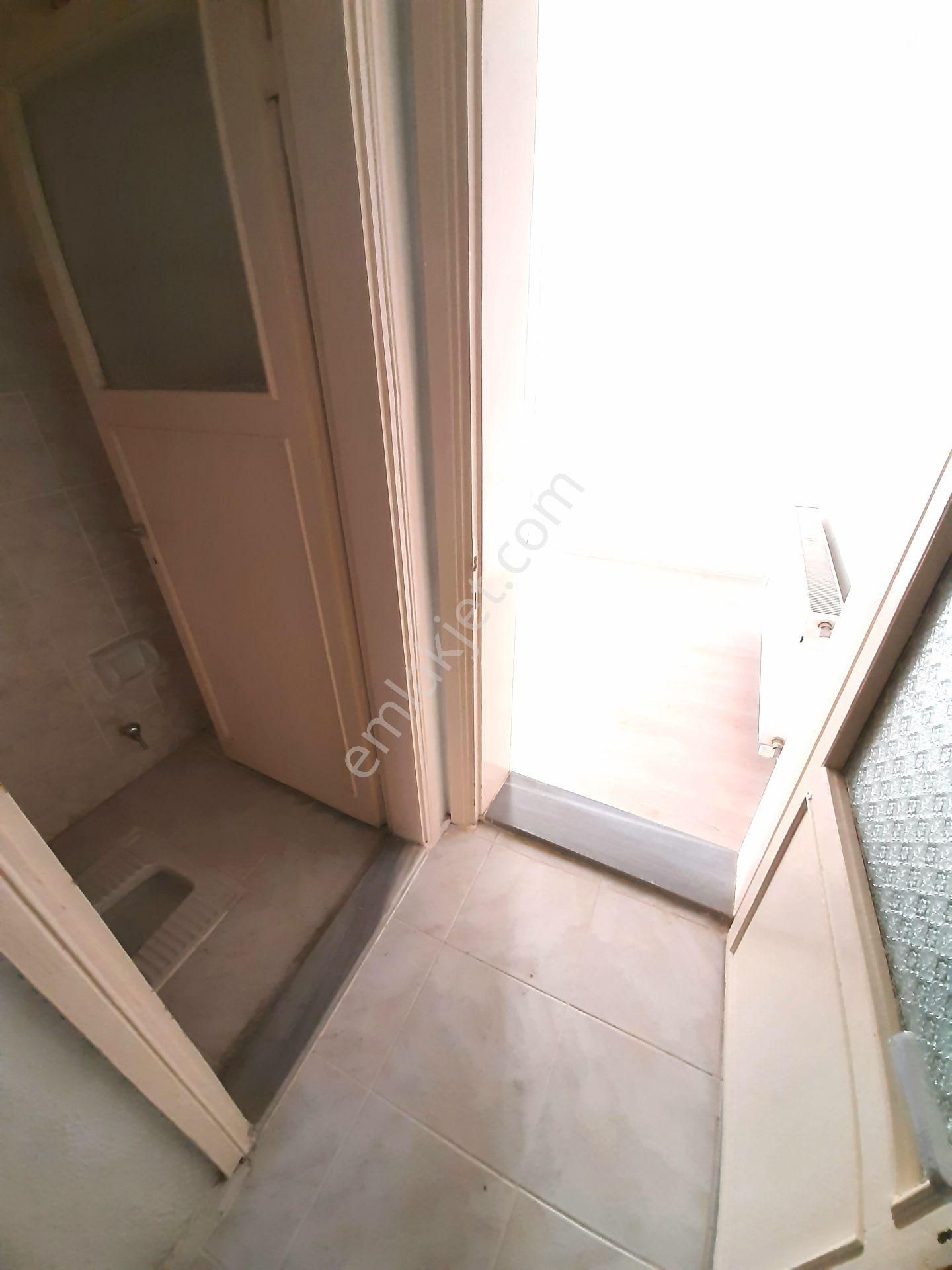 Adapazarı Merkezde Müstakil Binada Kiralık Bahçeli 2+1 Daire - Görsel 14