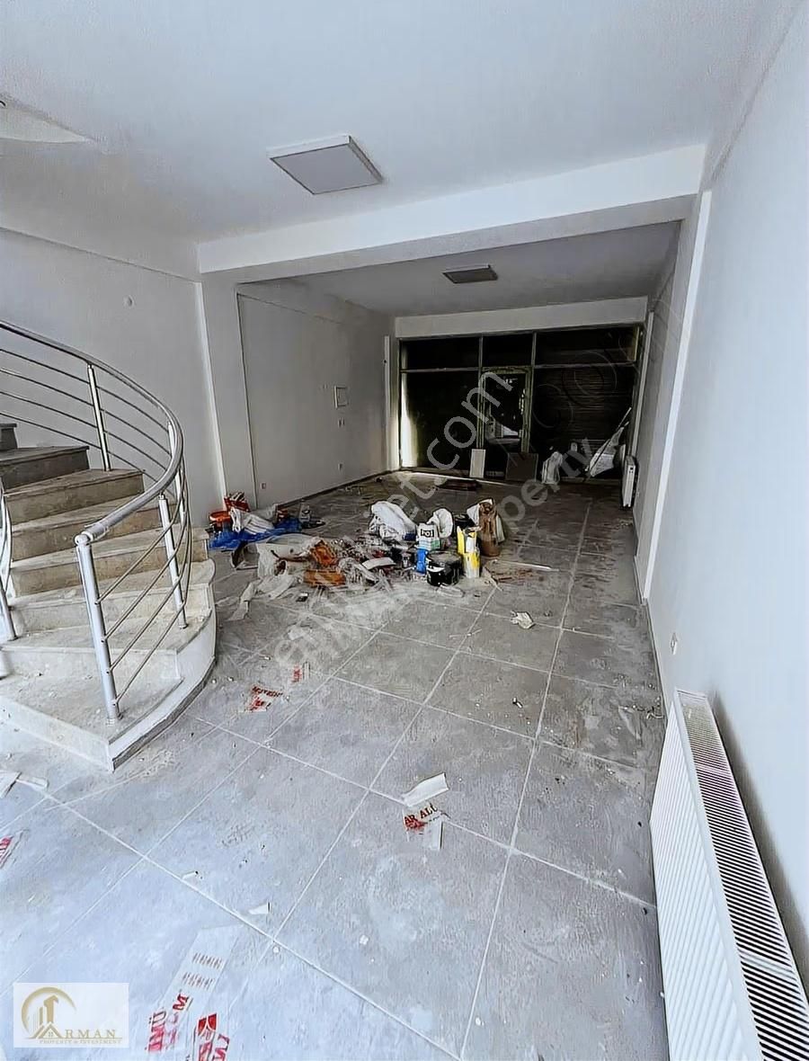 Giyimkentte 3 Katlı İçi Yapılı Boş Kiralık Dükkan Ofis Mağaza