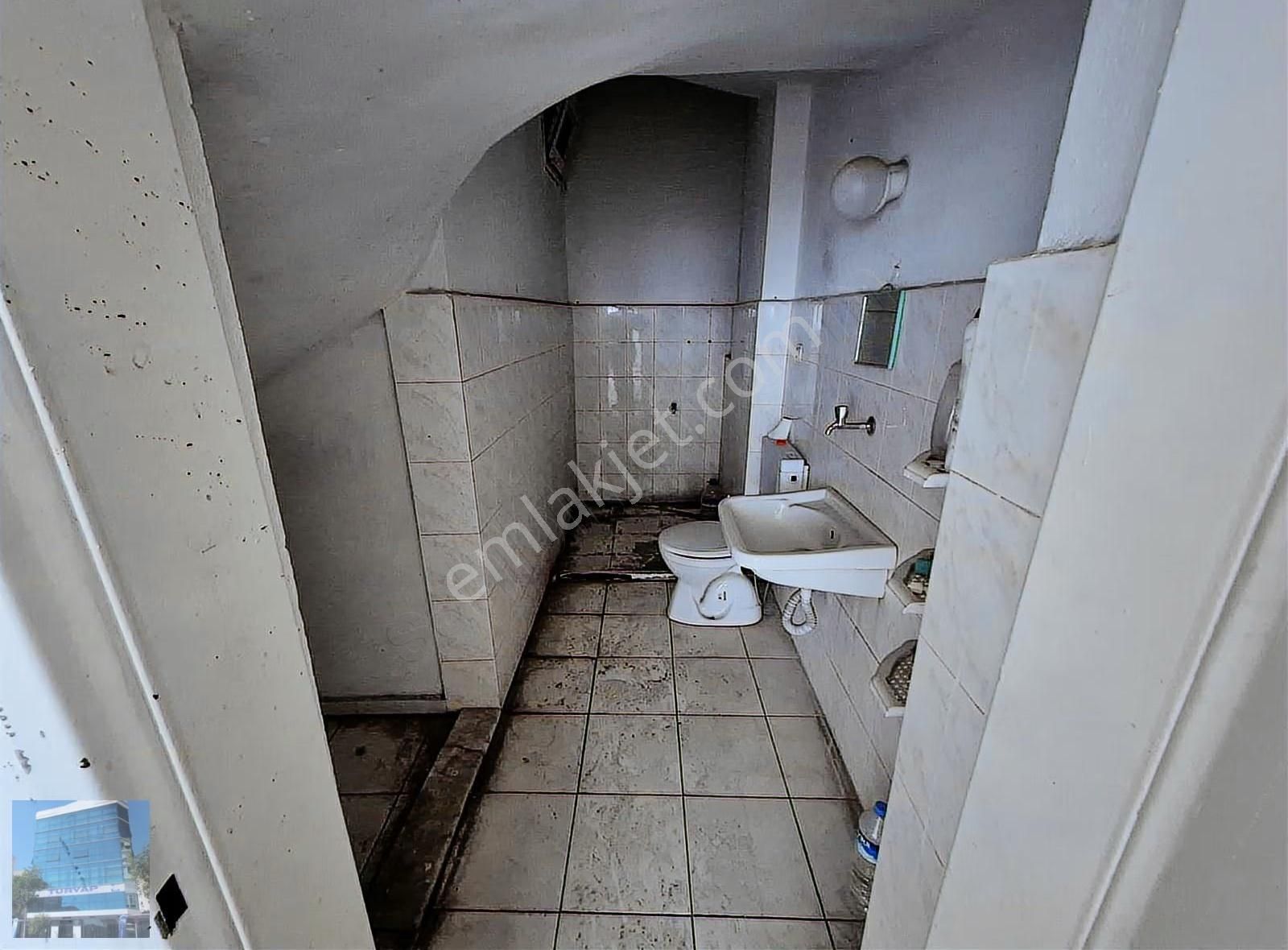 Karşıyaka,anadolu Caddesinin Yanında,çift Cepheli Kiralık Dükkan - Görsel 7