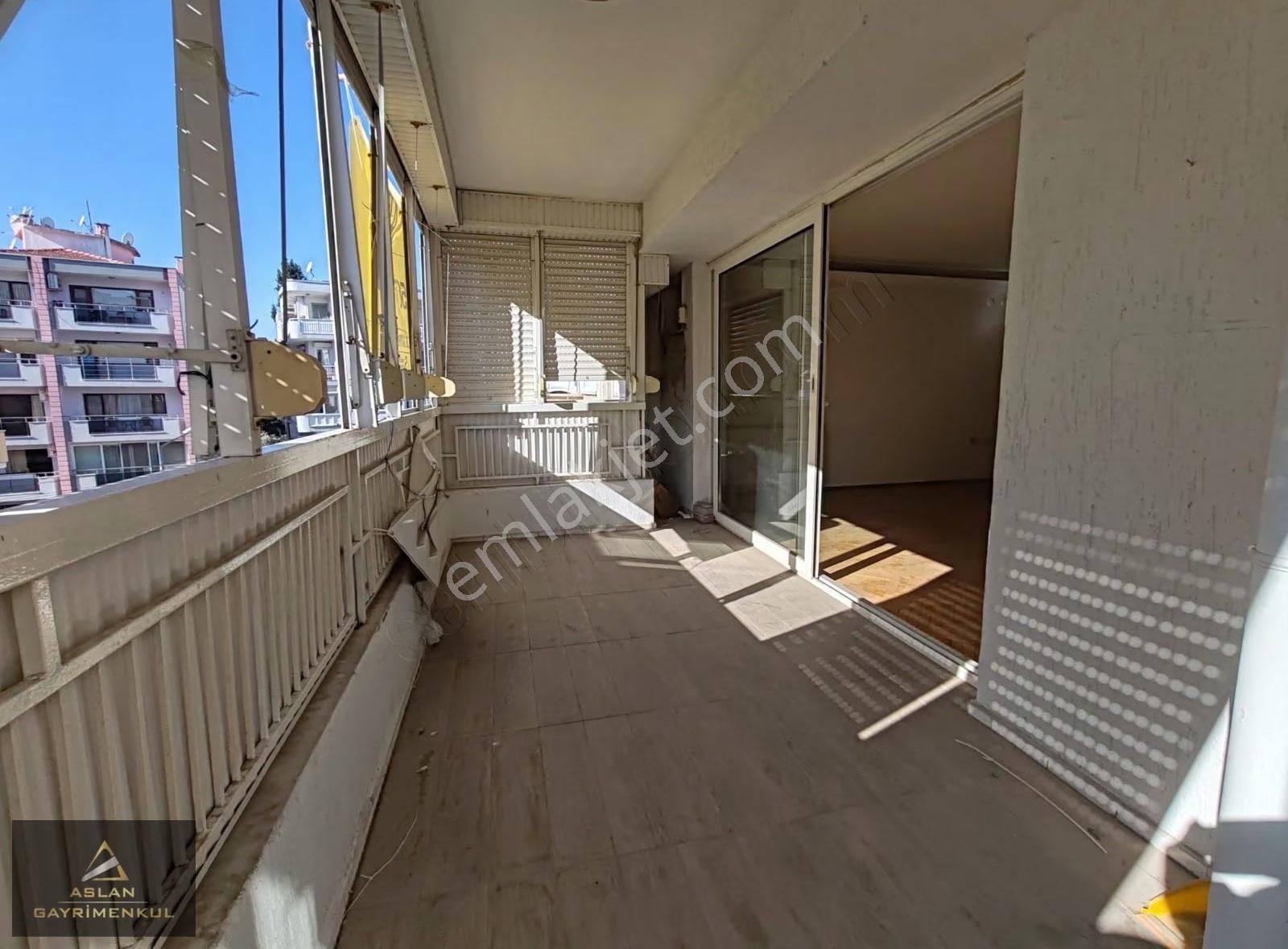 Karşıyaka Mer. Çarşı İzban Sahil Yürüme Mesafesi 4+1 Net 145 M2 - Görsel 20