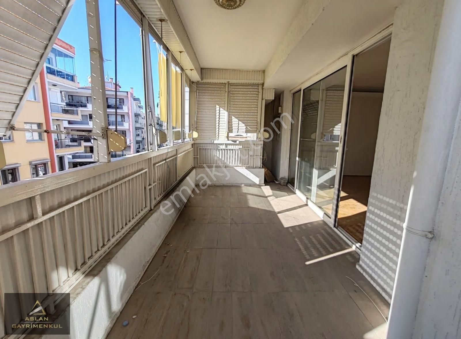 Karşıyaka Mer. Çarşı İzban Sahil Yürüme Mesafesi 4+1 Net 145 M2 - Görsel 25