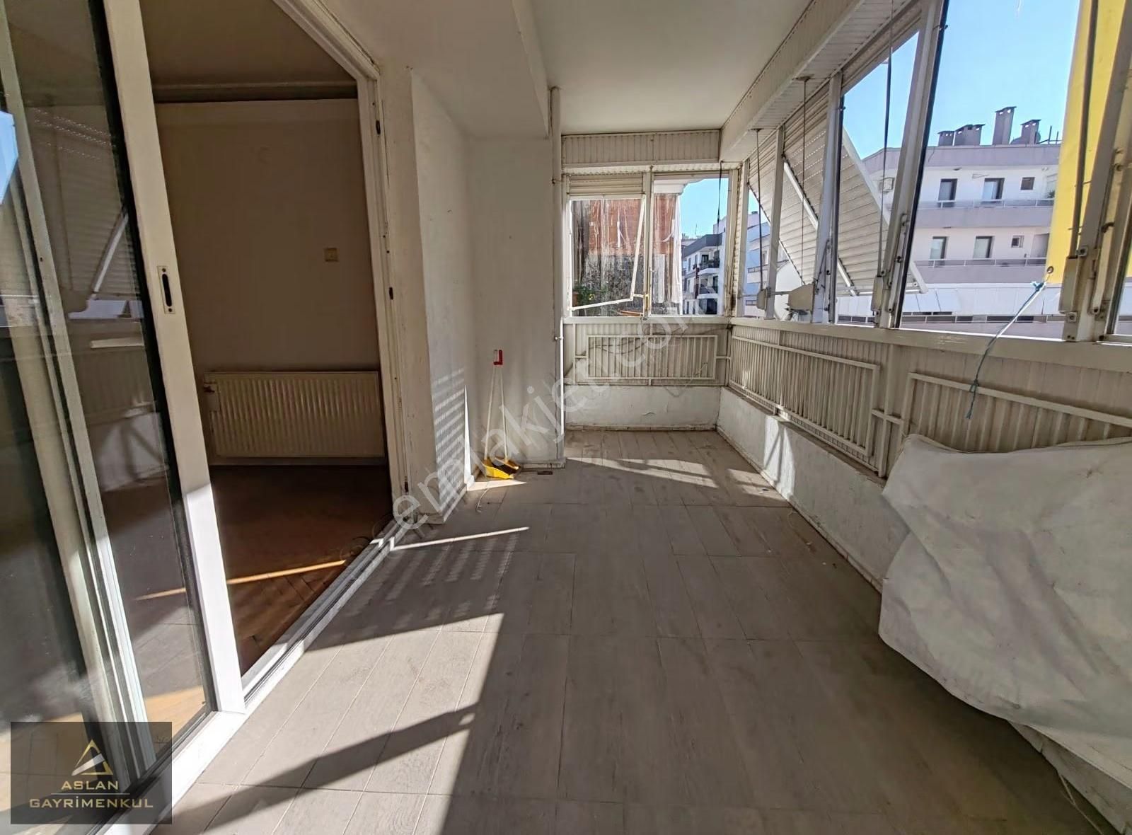 Karşıyaka Mer. Çarşı İzban Sahil Yürüme Mesafesi 4+1 Net 145 M2 - Görsel 9