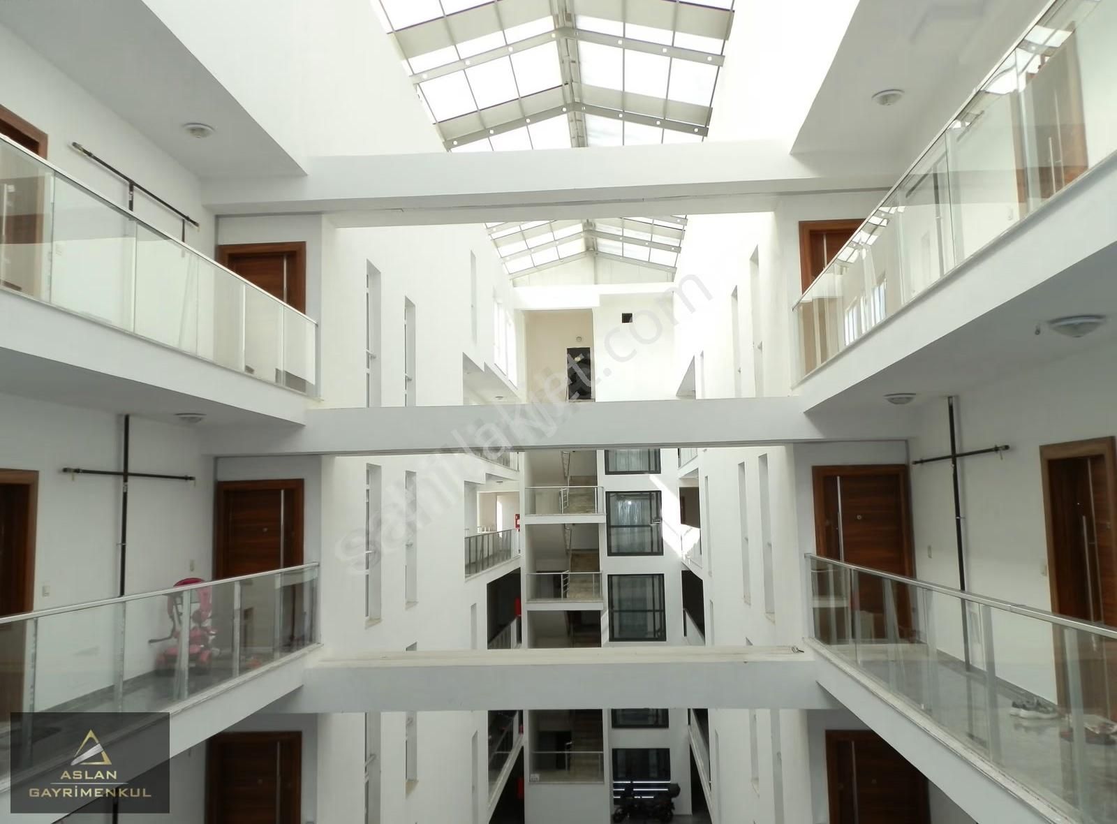 Bayraklı Genç Plaza'da 2+1 Ön Cephe Satılık Daire - Görsel 5