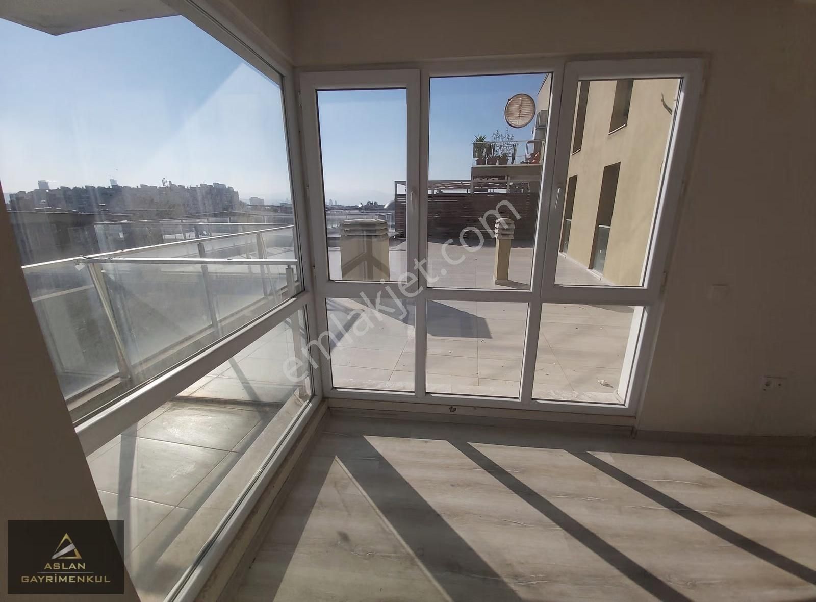 Bayraklı Genç Plaza'da 2+1 Ön Cephe Satılık Daire - Görsel 14