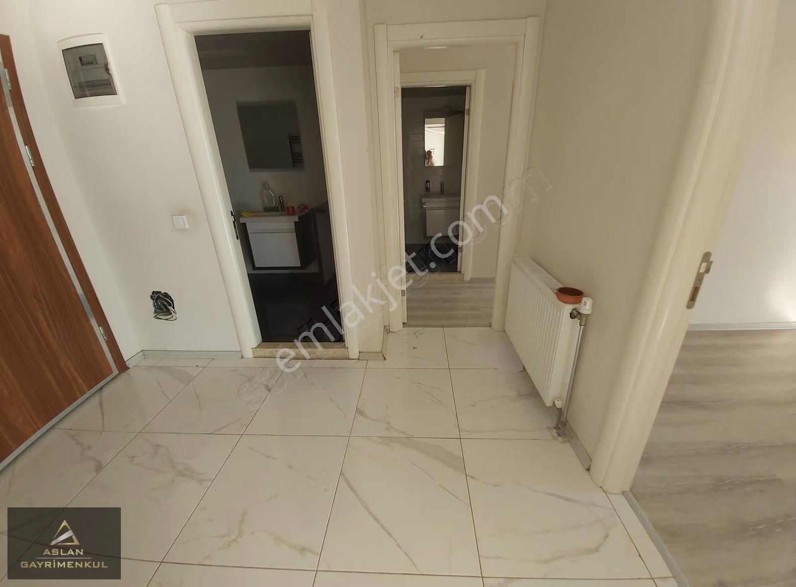 Bayraklı Genç Plaza'da 2+1 Ön Cephe Satılık Daire - Görsel 20