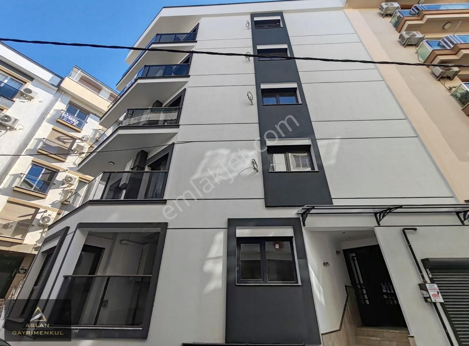 Karşıyaka Metro Yakını Kapalı Mutfak 2+1 Sıfır Çift Cephe