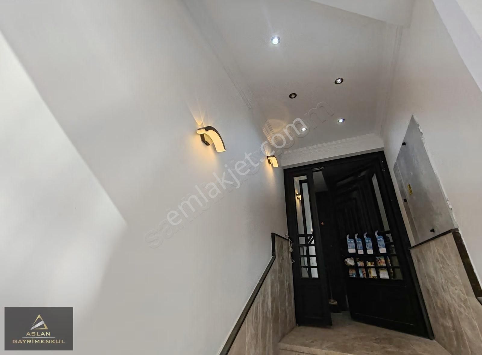 Karşıyaka Metro Yakını Kapalı Mutfak 2+1 Sıfır Çift Cephe - Görsel 19