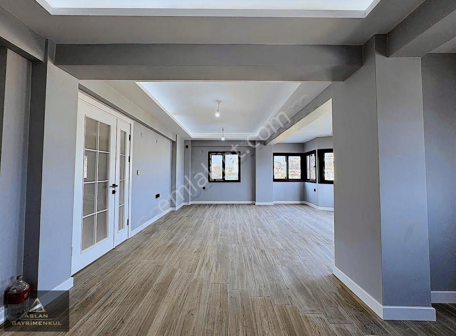 Aslan'dan Müstakil Havuzlu Akıllı Ev Sistemli Satılık 5+2 Villa - Görsel 17