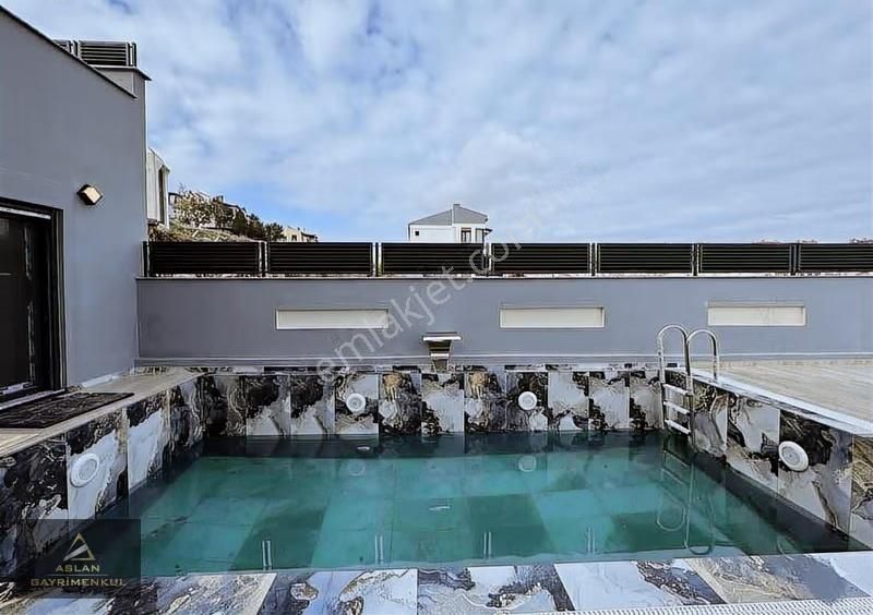 Aslan'dan Müstakil Havuzlu Akıllı Ev Sistemli Satılık 5+2 Villa - Görsel 12