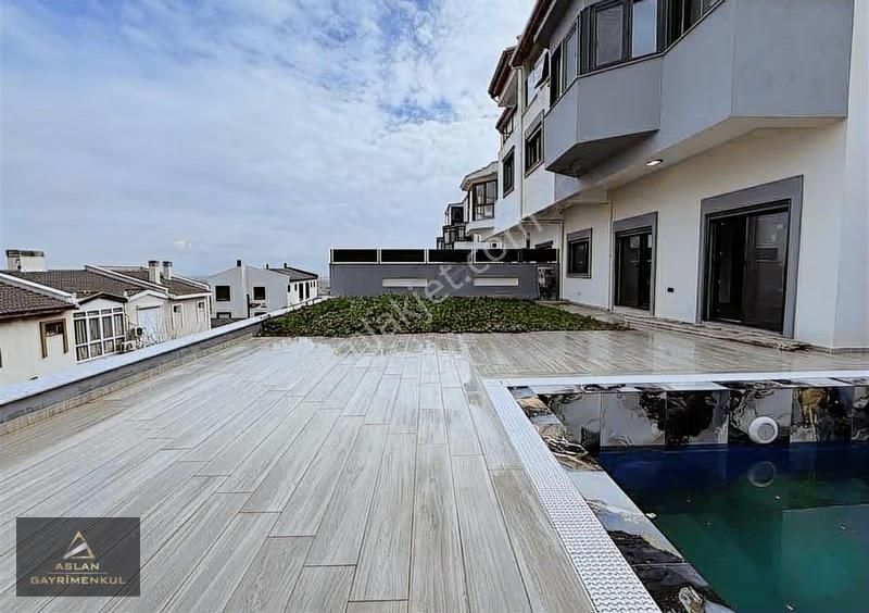 Aslan'dan Müstakil Havuzlu Akıllı Ev Sistemli Satılık 5+2 Villa - Görsel 15